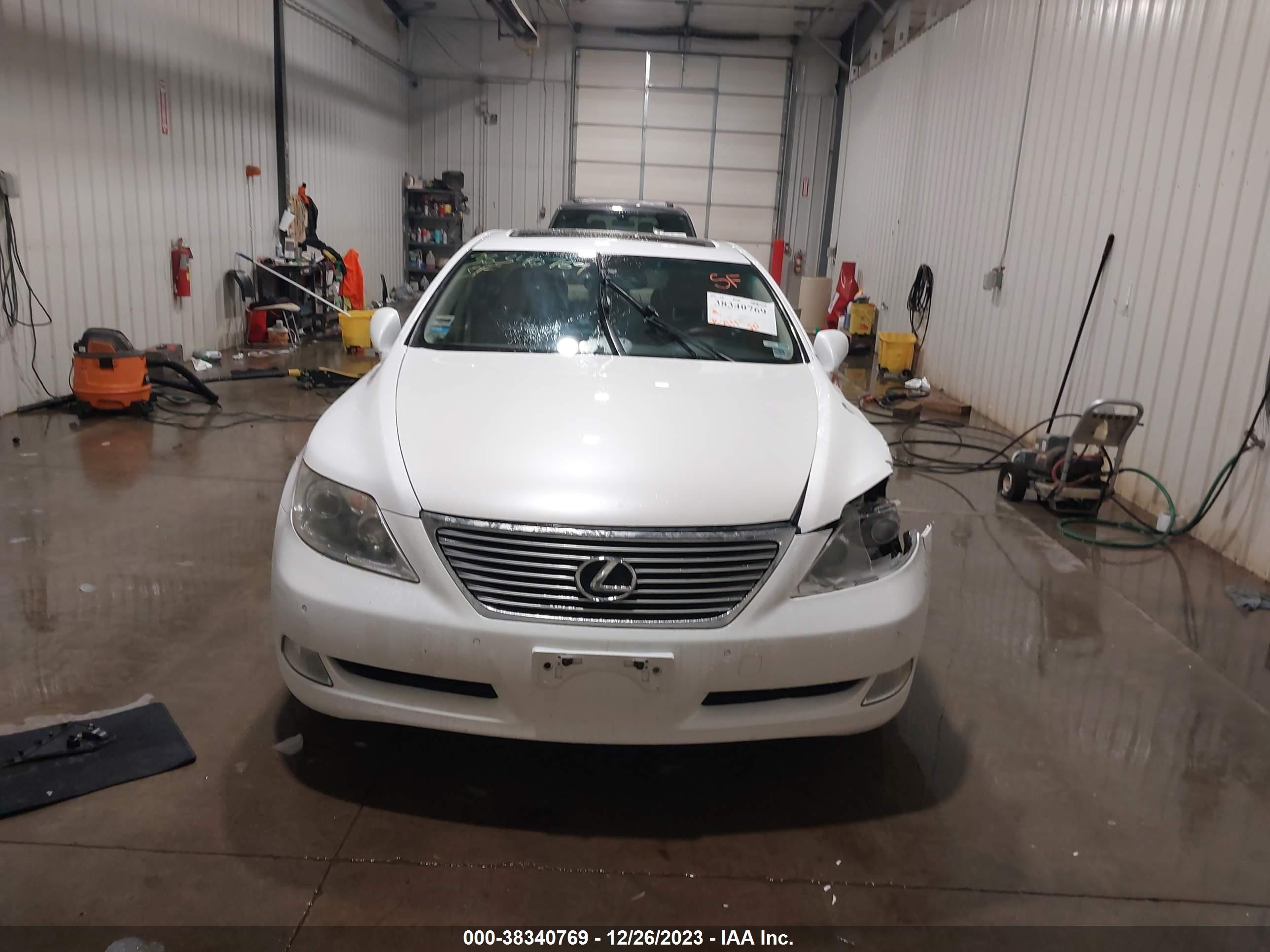 Photo 11 VIN: JTHBL46F385060919 - LEXUS LS 