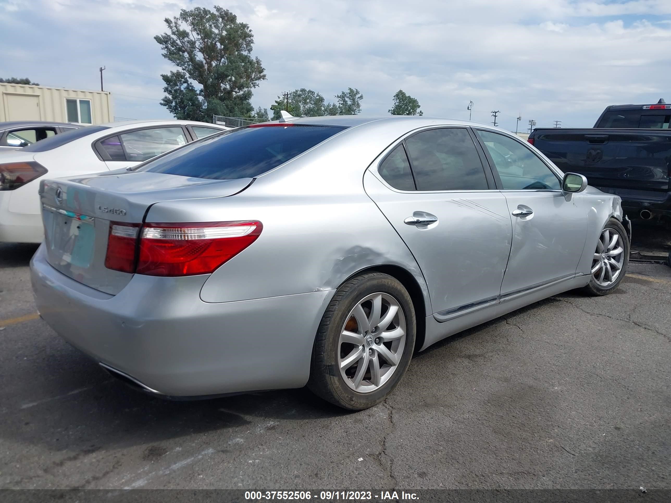 Photo 3 VIN: JTHBL46F385077137 - LEXUS LS 