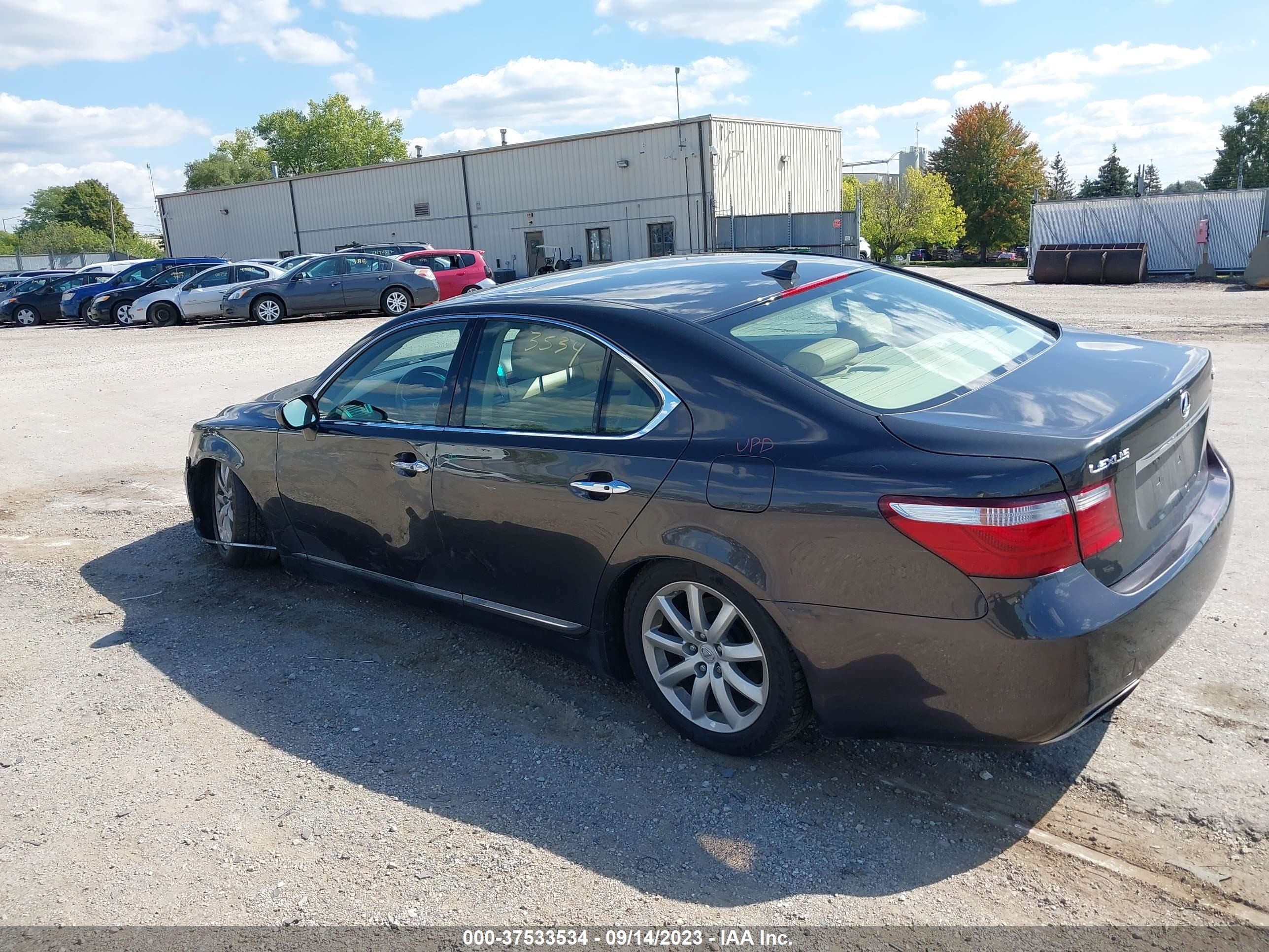 Photo 2 VIN: JTHBL46F385080426 - LEXUS LS 