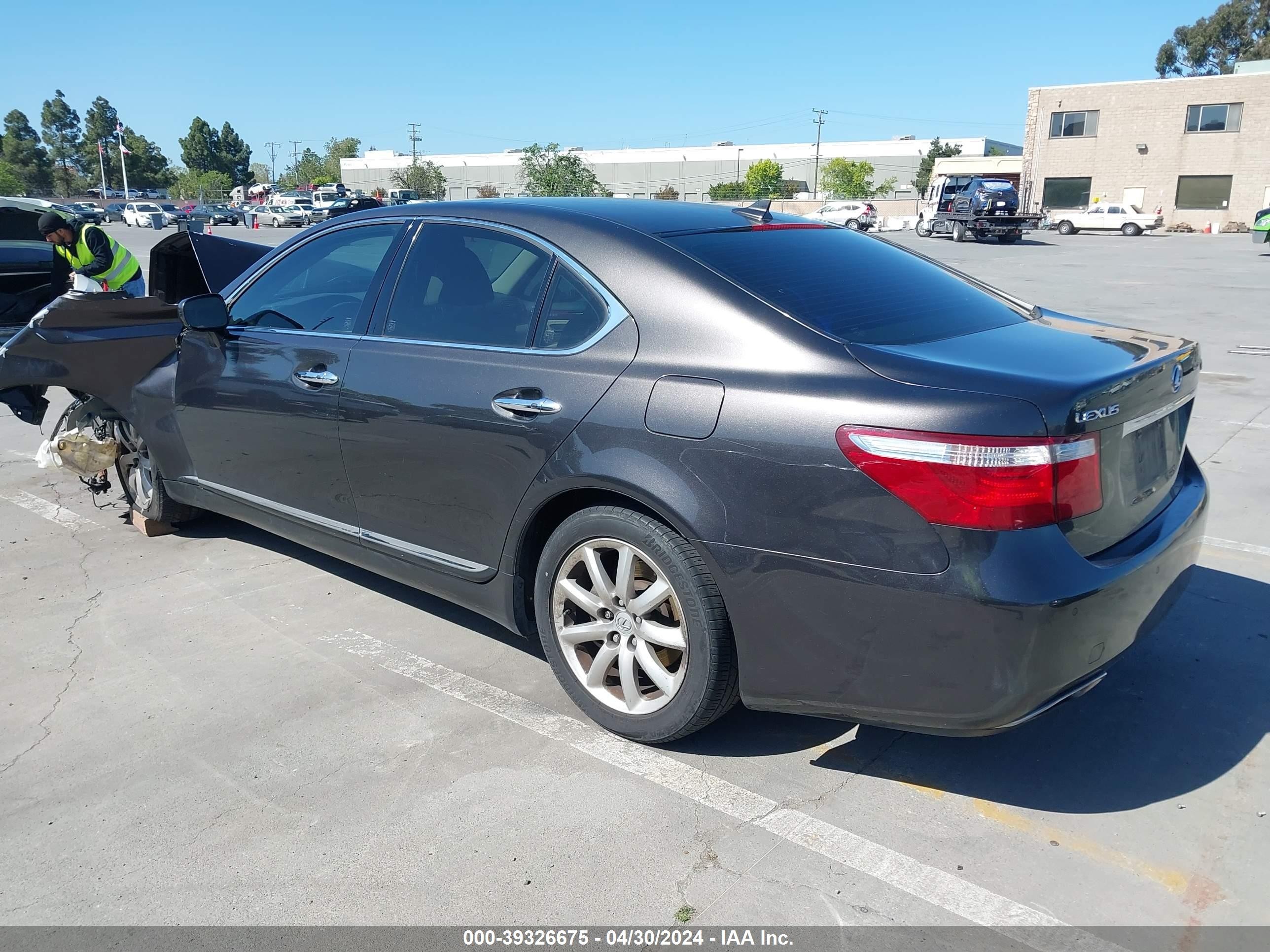 Photo 2 VIN: JTHBL46F395091444 - LEXUS LS 