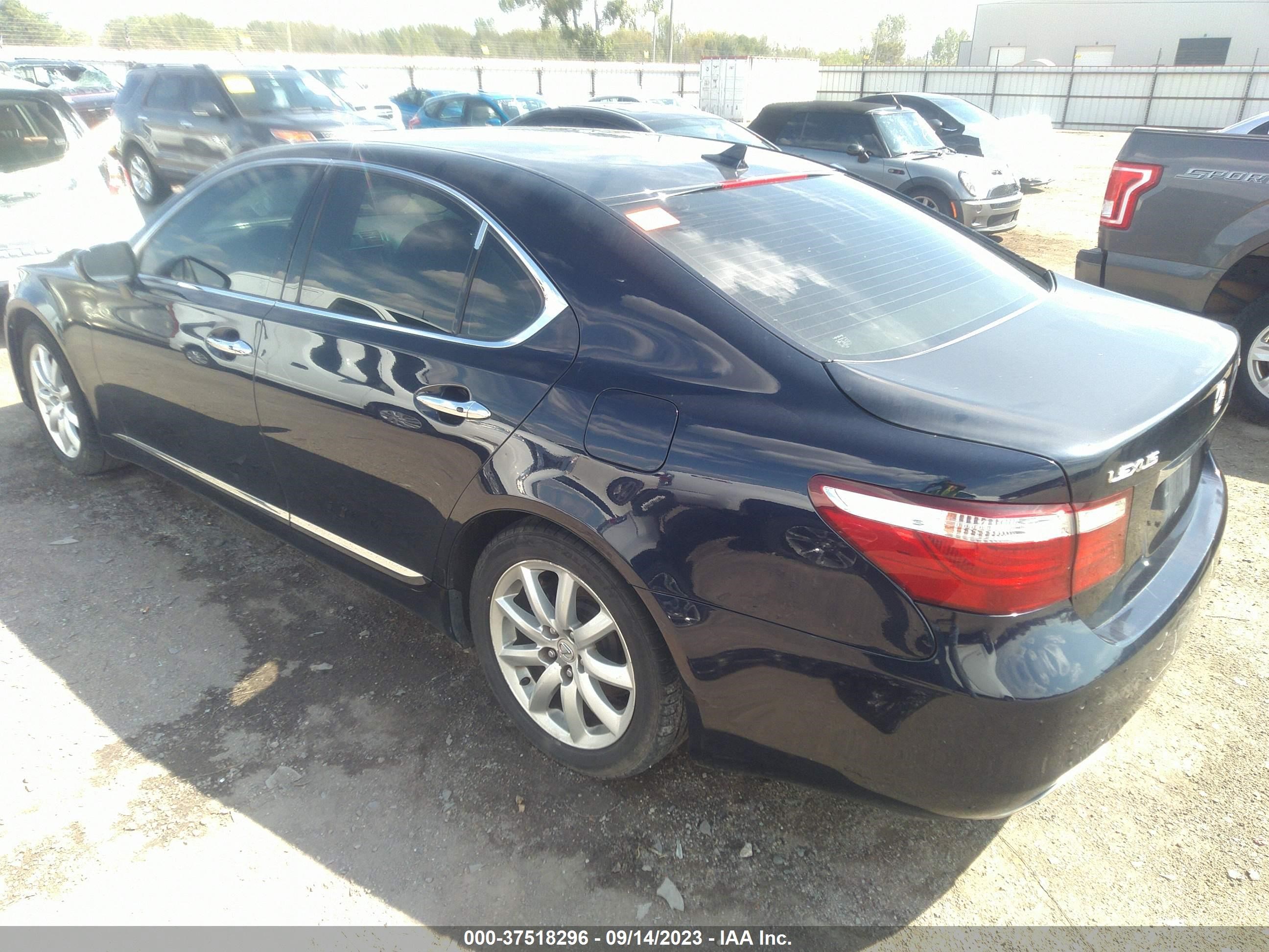 Photo 2 VIN: JTHBL46F475051662 - LEXUS LS 