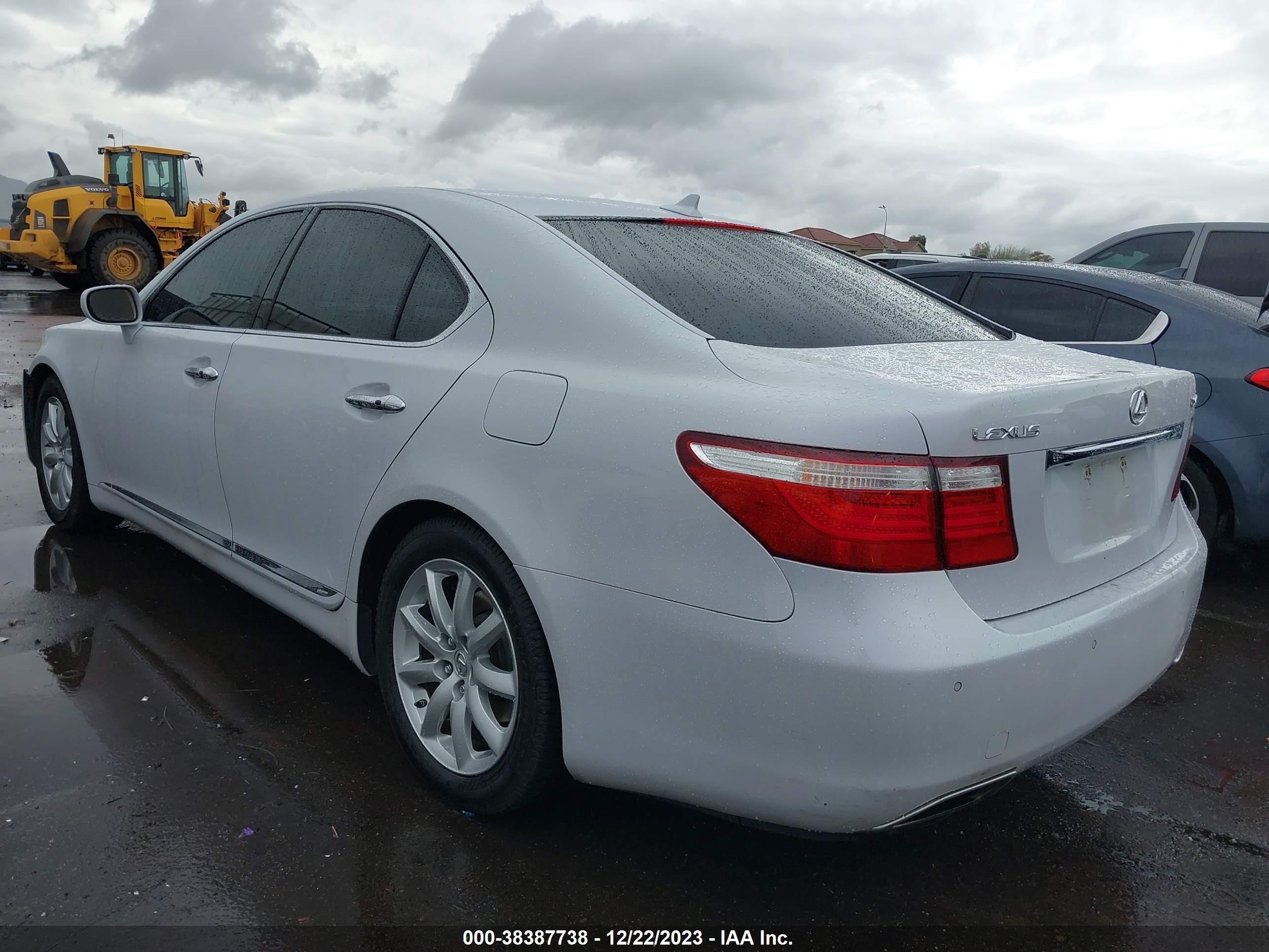 Photo 2 VIN: JTHBL46F485058290 - LEXUS LS 