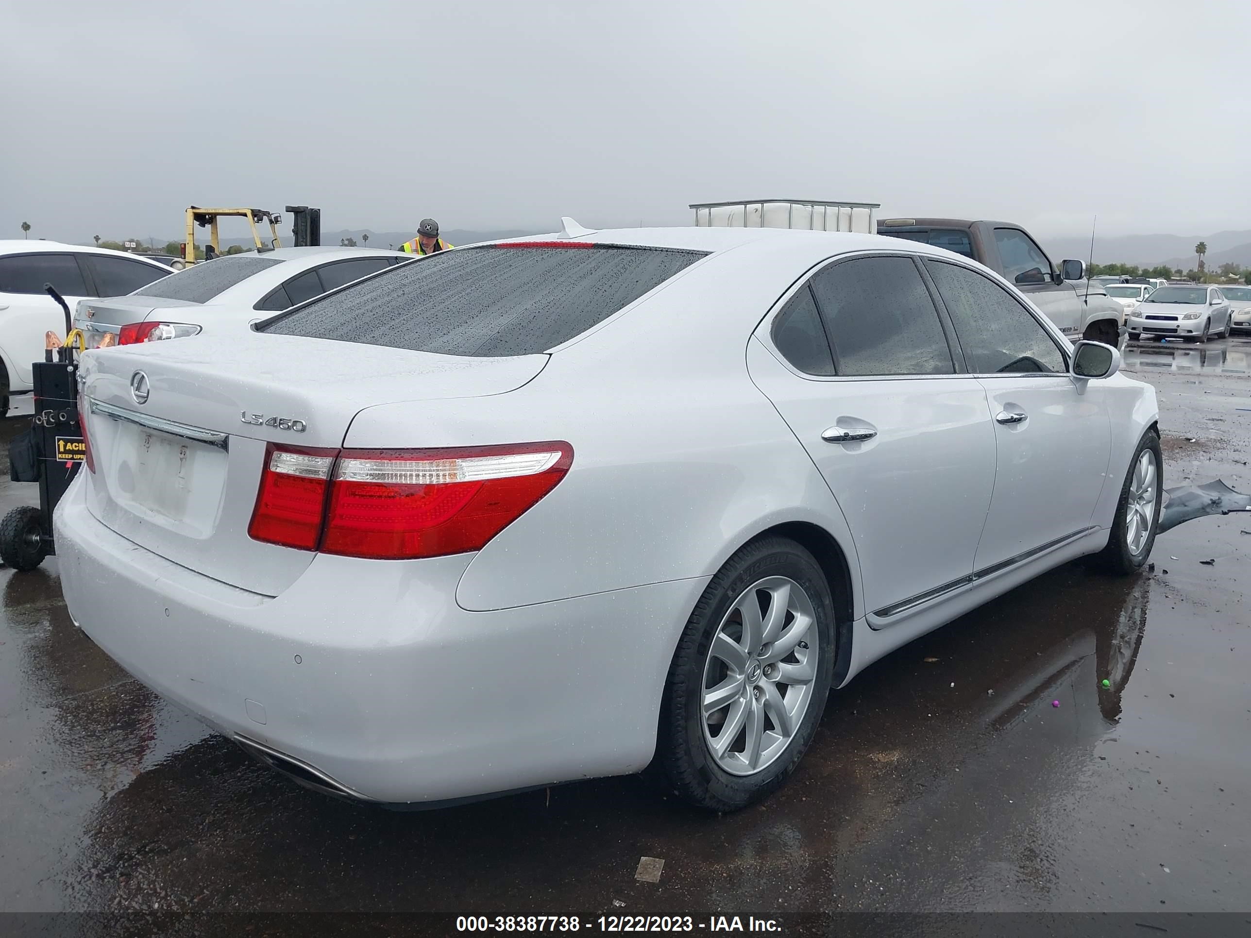 Photo 3 VIN: JTHBL46F485058290 - LEXUS LS 