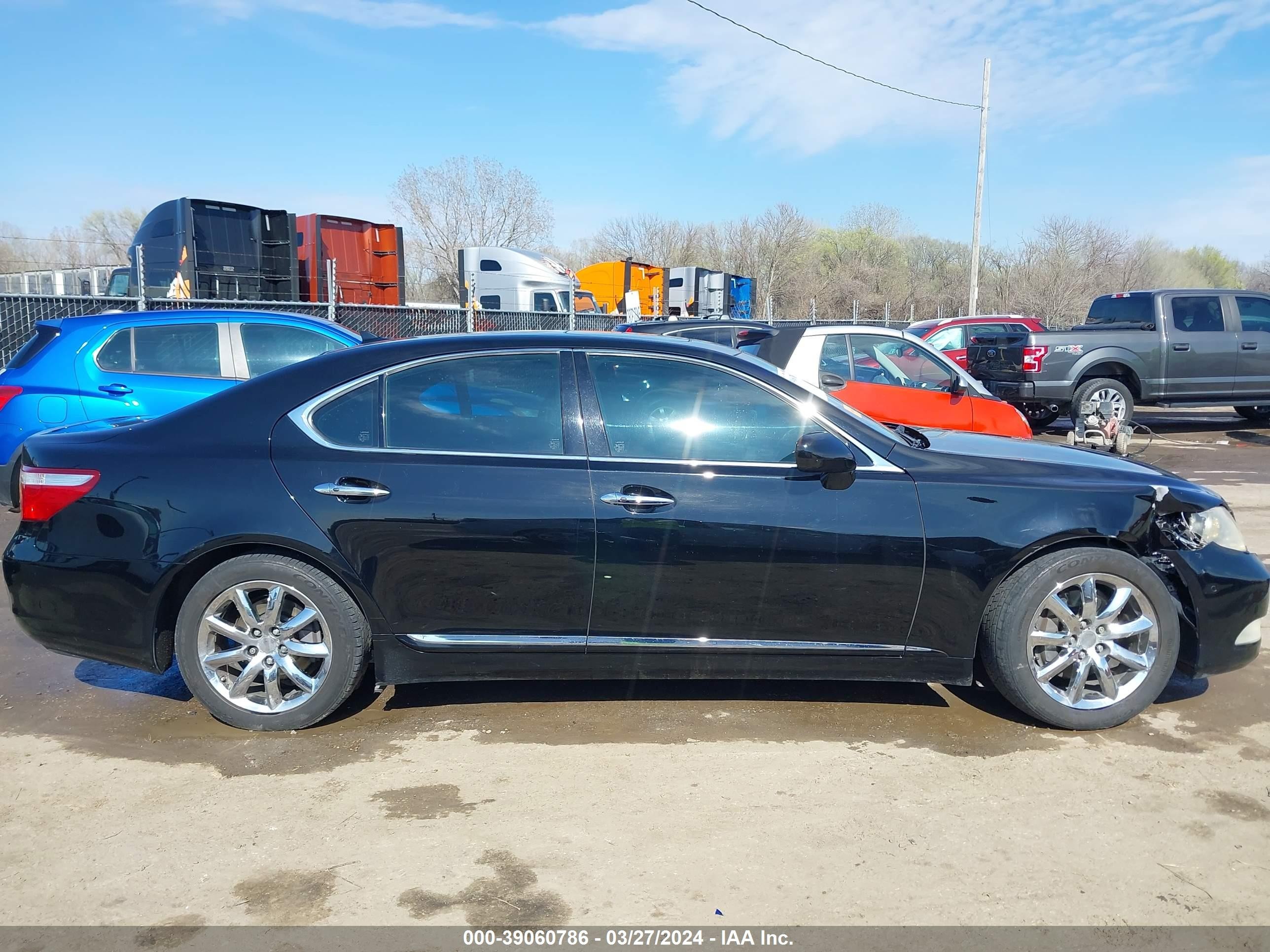 Photo 12 VIN: JTHBL46F575036331 - LEXUS LS 