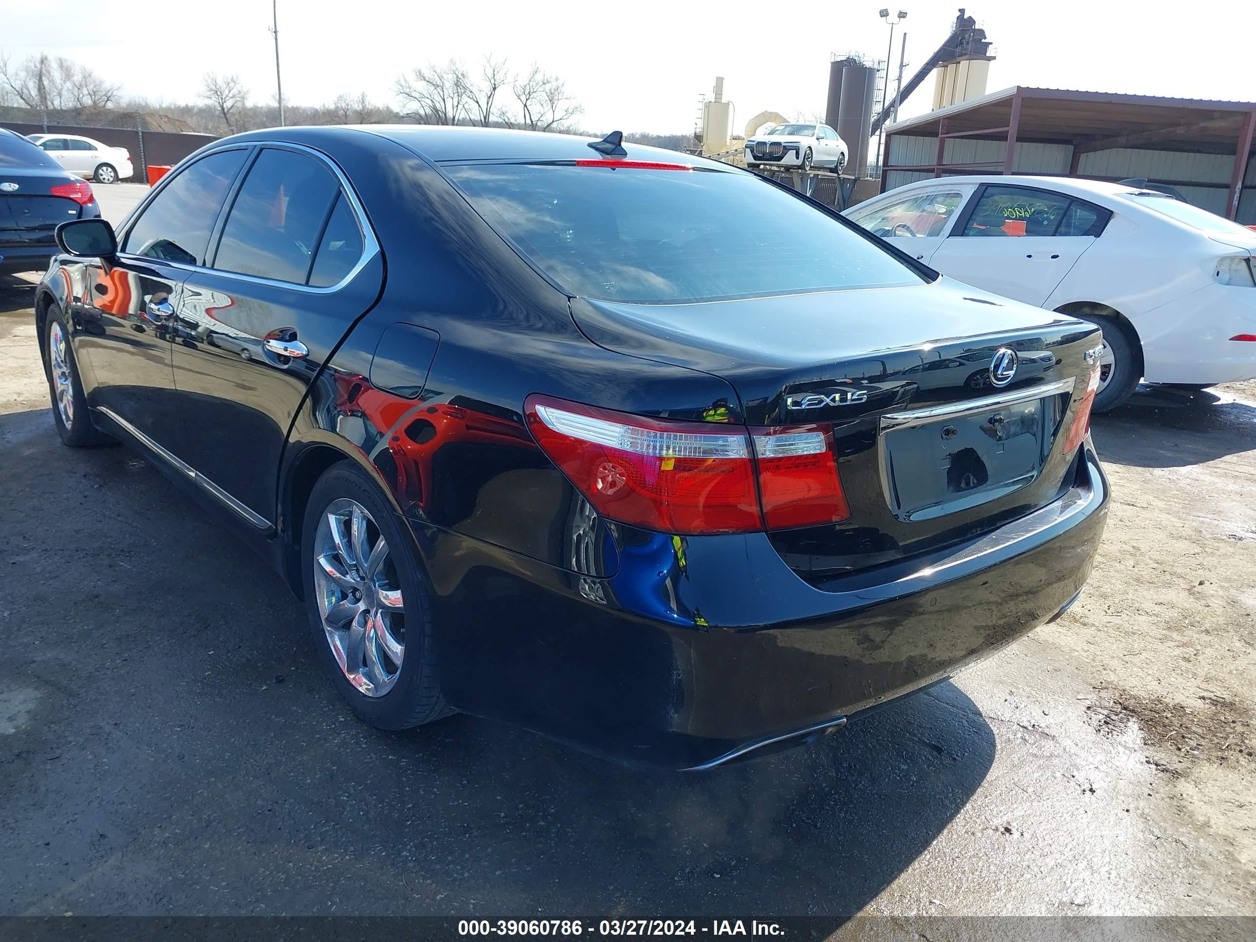 Photo 2 VIN: JTHBL46F575036331 - LEXUS LS 