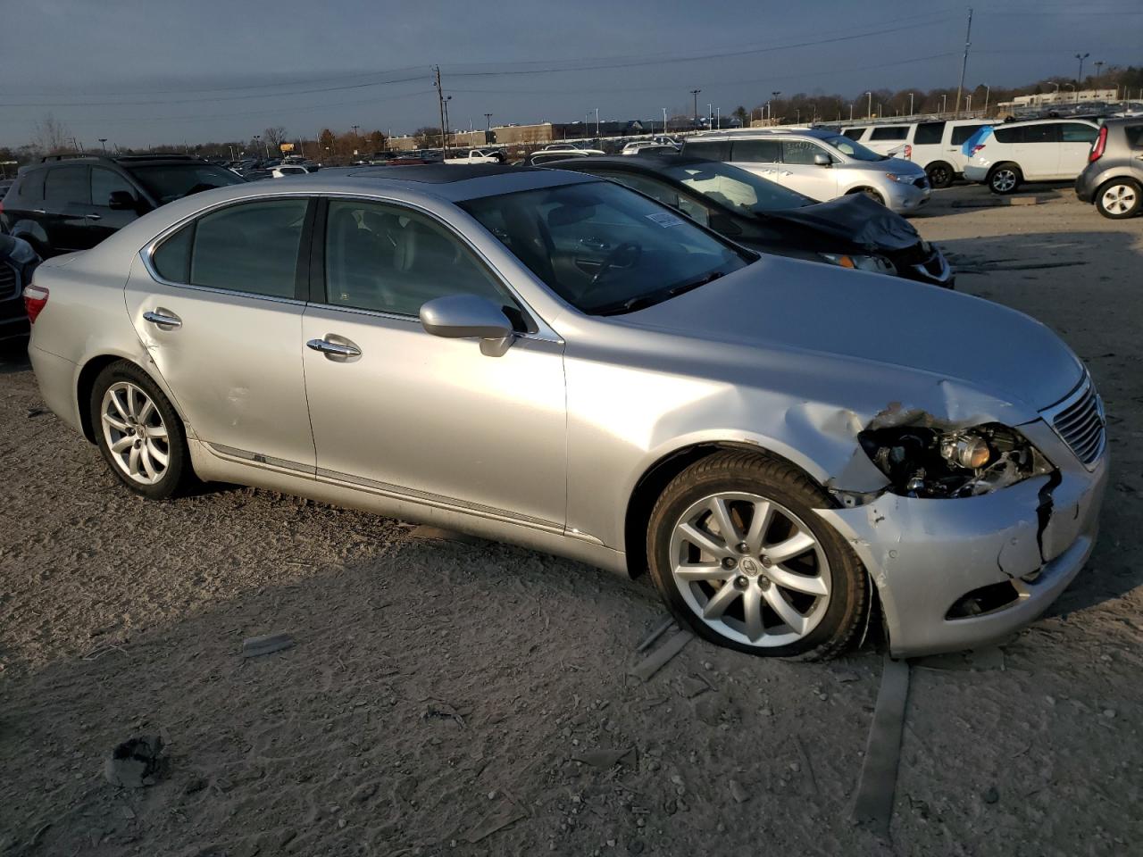 Photo 3 VIN: JTHBL46F575041447 - LEXUS LS 