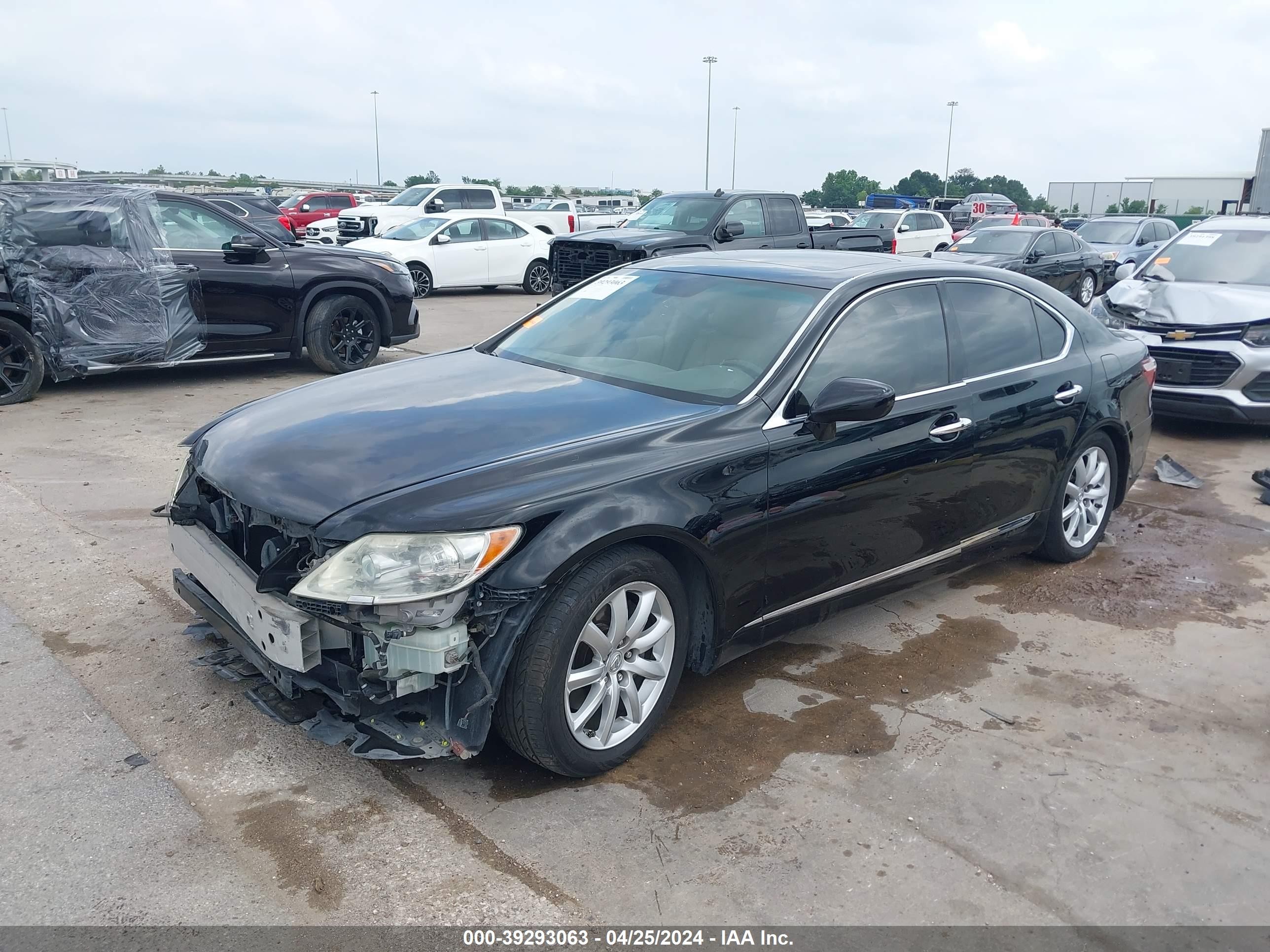 Photo 1 VIN: JTHBL46F585054183 - LEXUS LS 