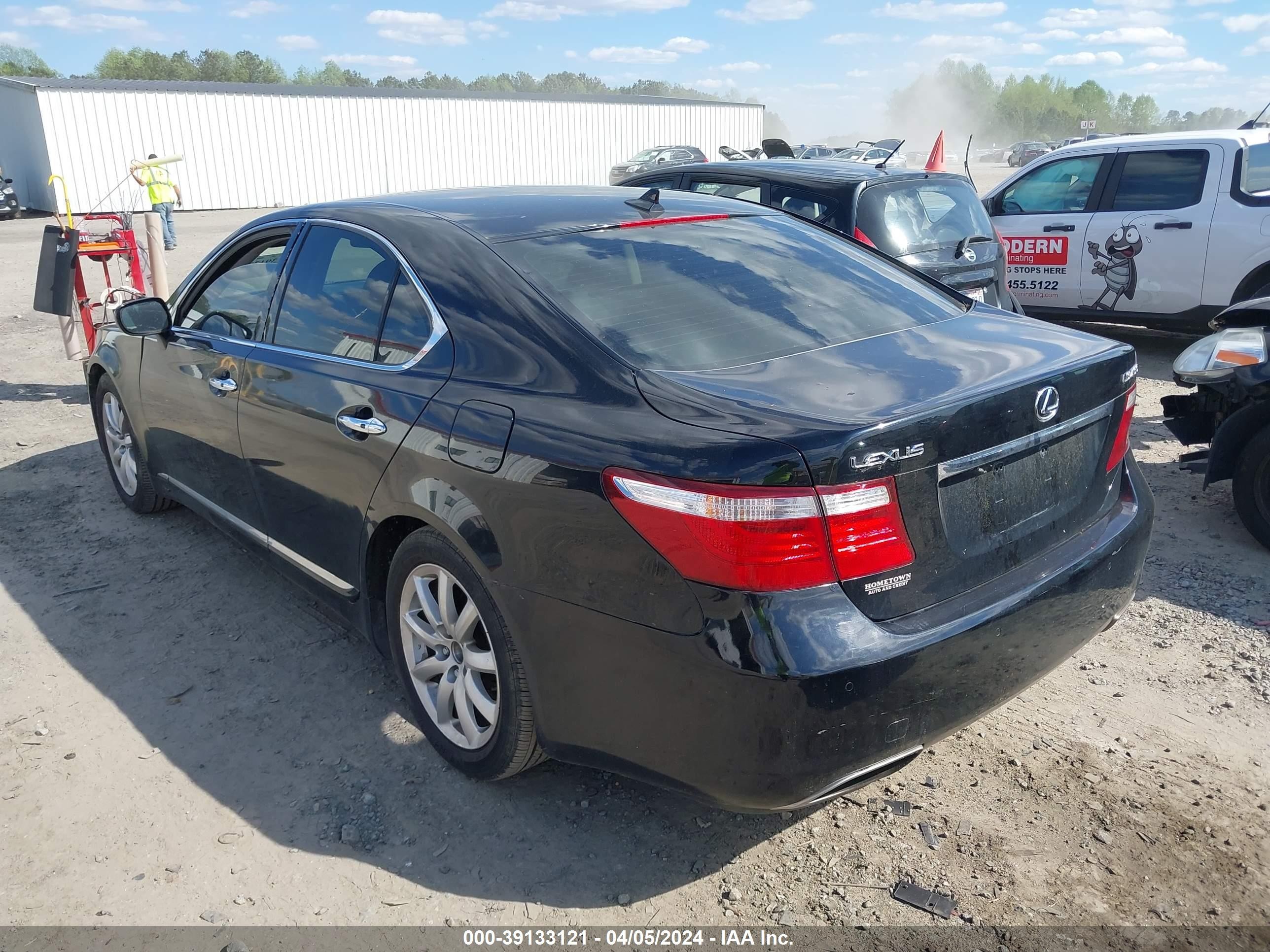 Photo 2 VIN: JTHBL46F585062042 - LEXUS LS 