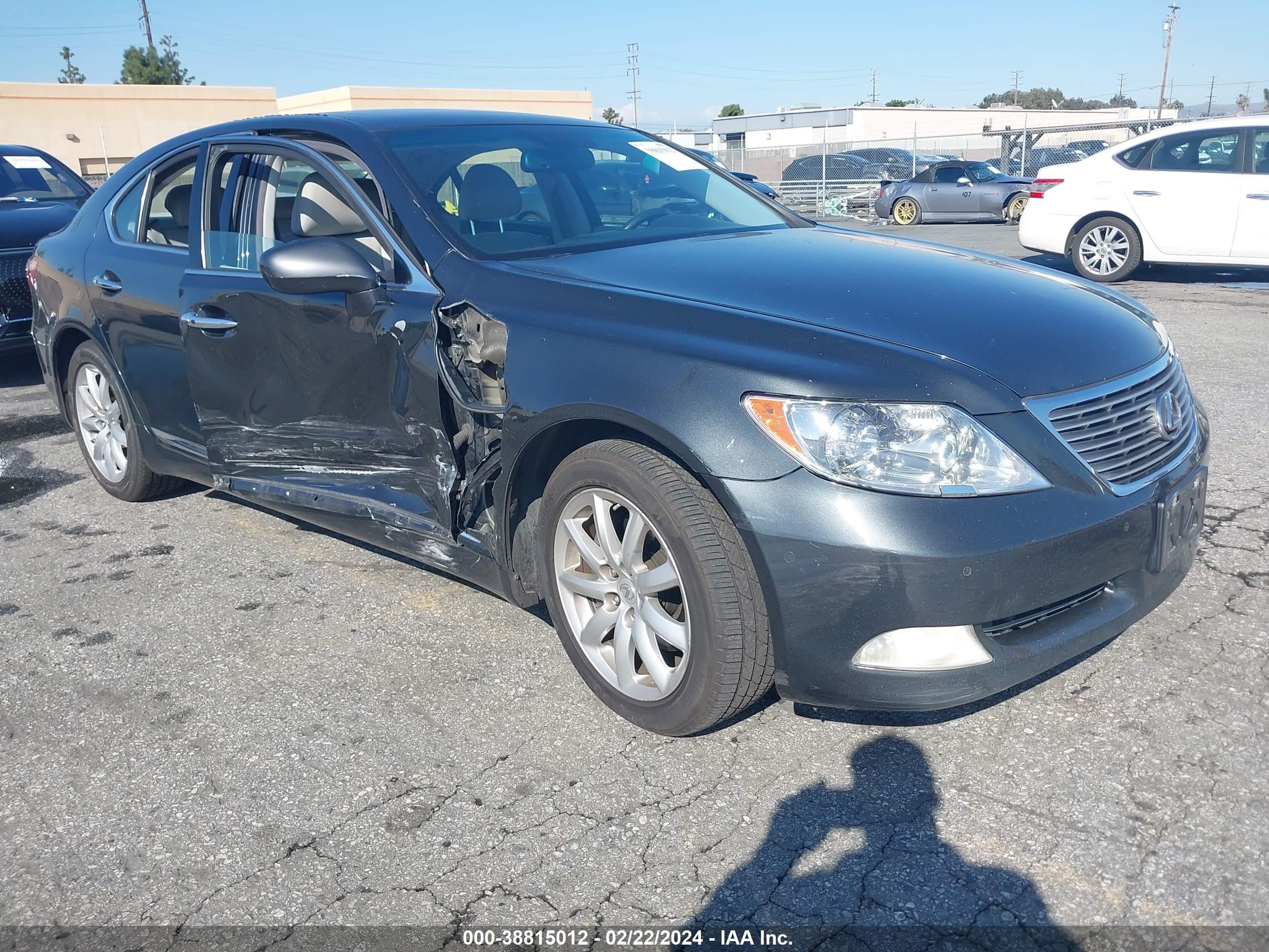 Photo 0 VIN: JTHBL46F585063093 - LEXUS LS 