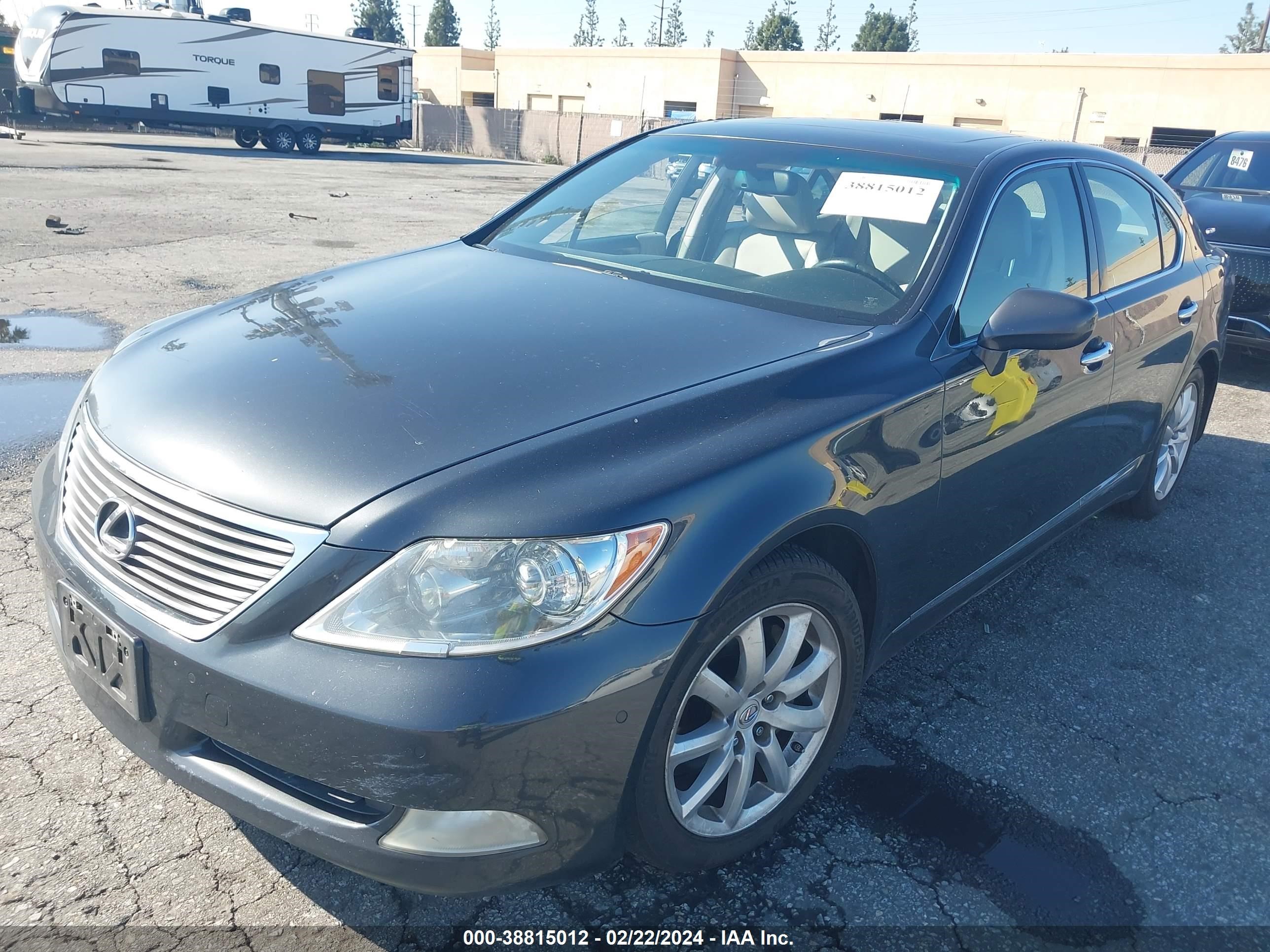 Photo 1 VIN: JTHBL46F585063093 - LEXUS LS 