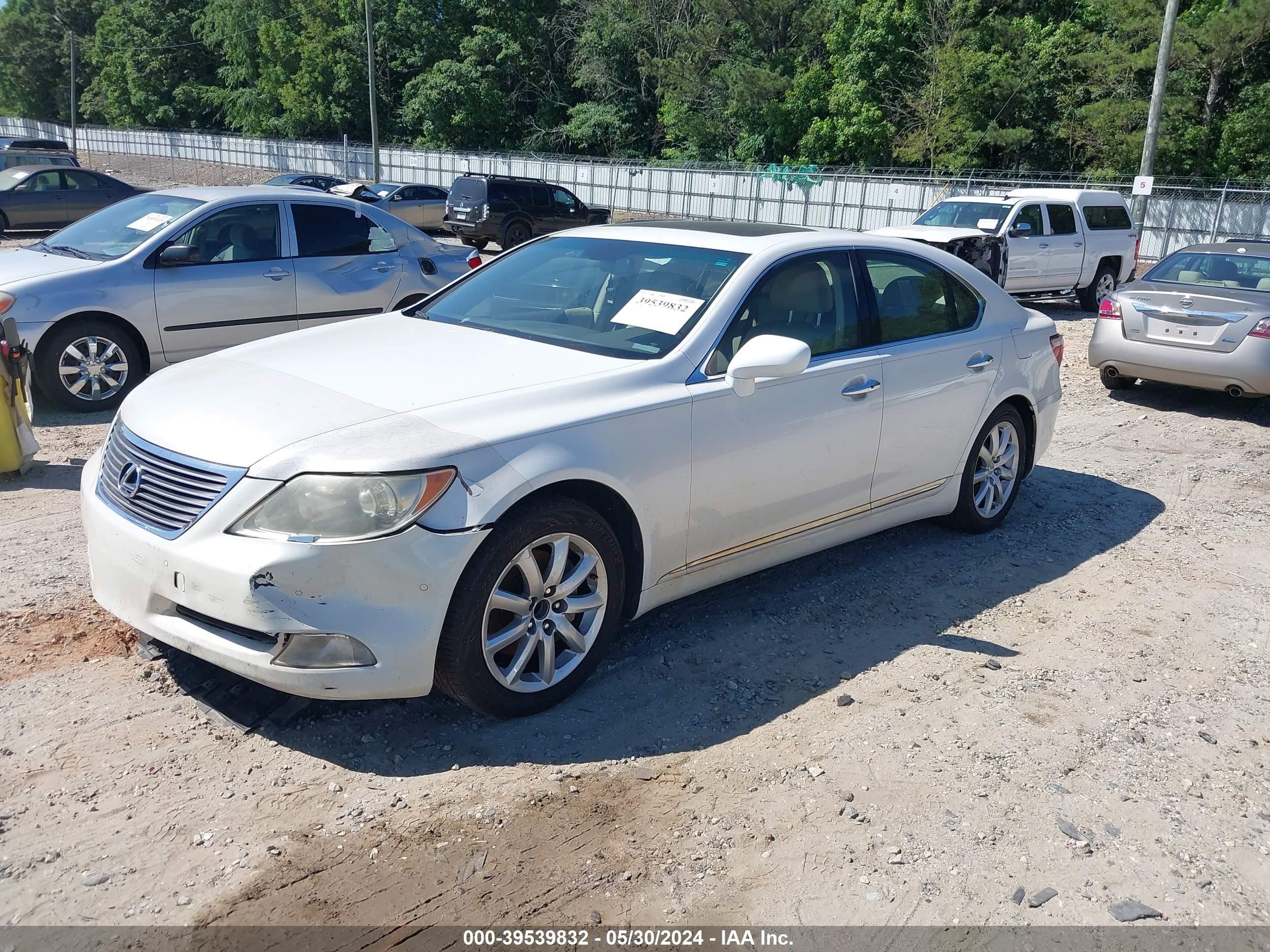 Photo 1 VIN: JTHBL46F585067743 - LEXUS LS 