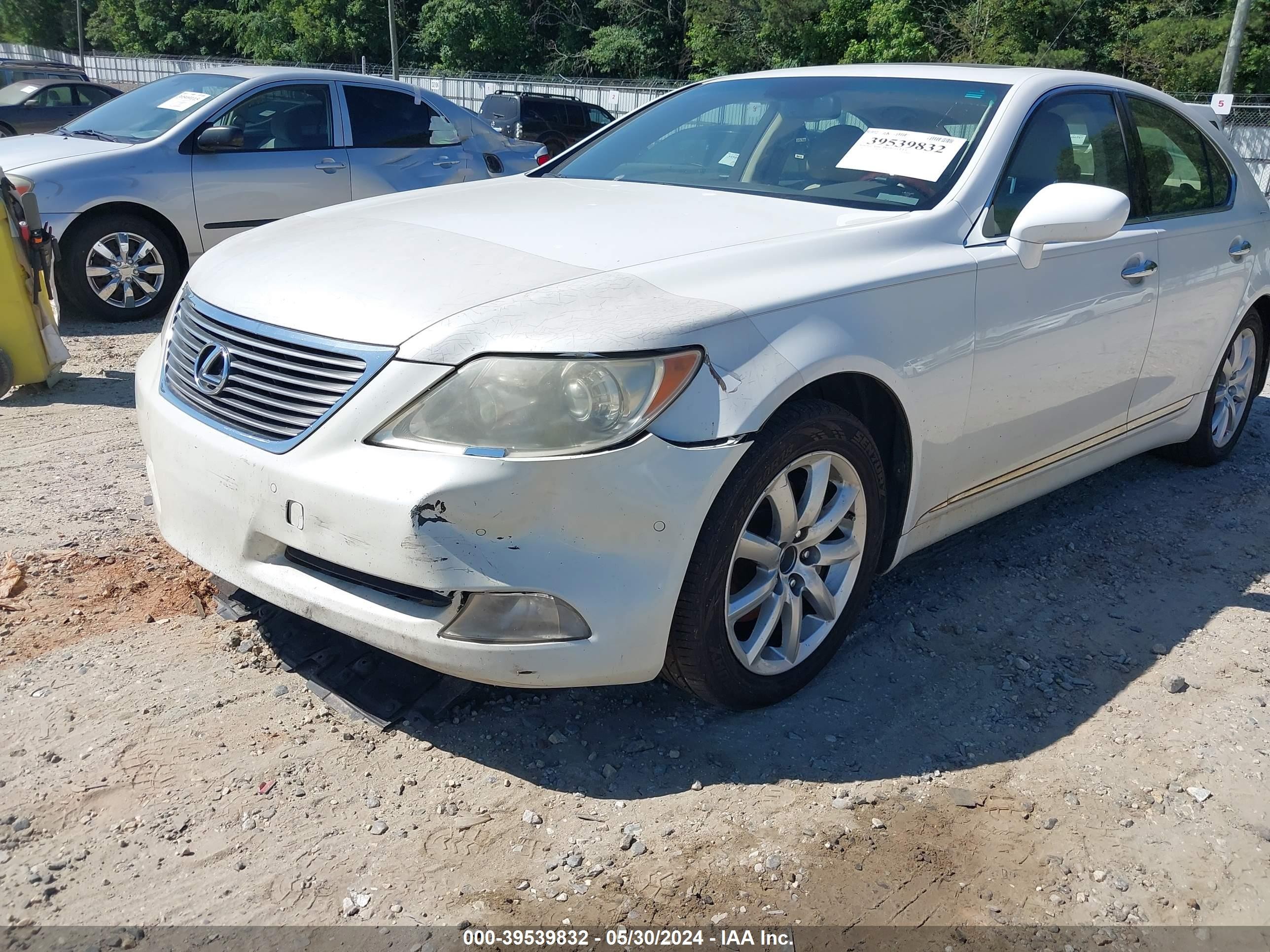 Photo 5 VIN: JTHBL46F585067743 - LEXUS LS 