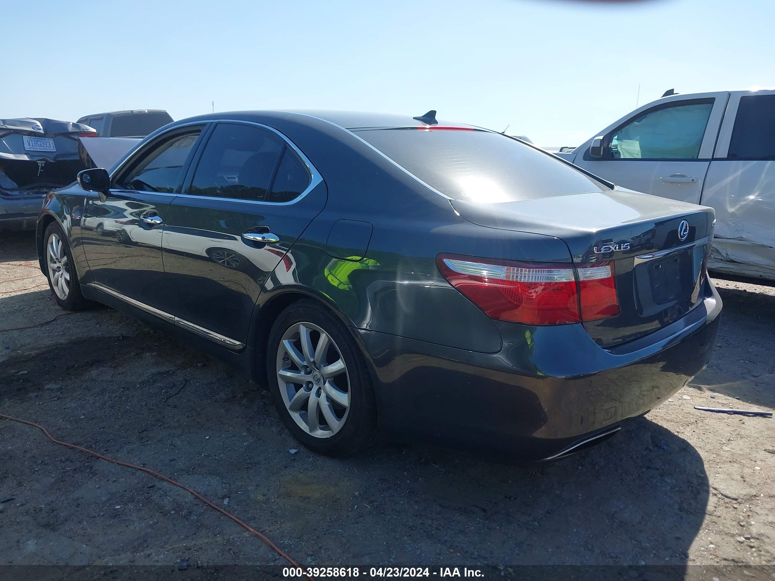 Photo 2 VIN: JTHBL46F675003242 - LEXUS LS 