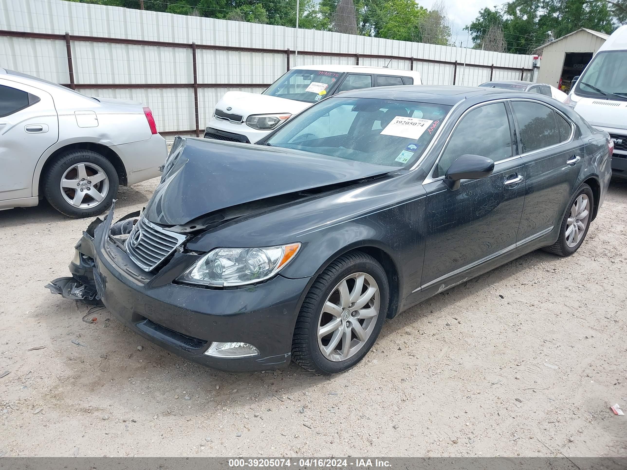 Photo 1 VIN: JTHBL46F675051677 - LEXUS LS 