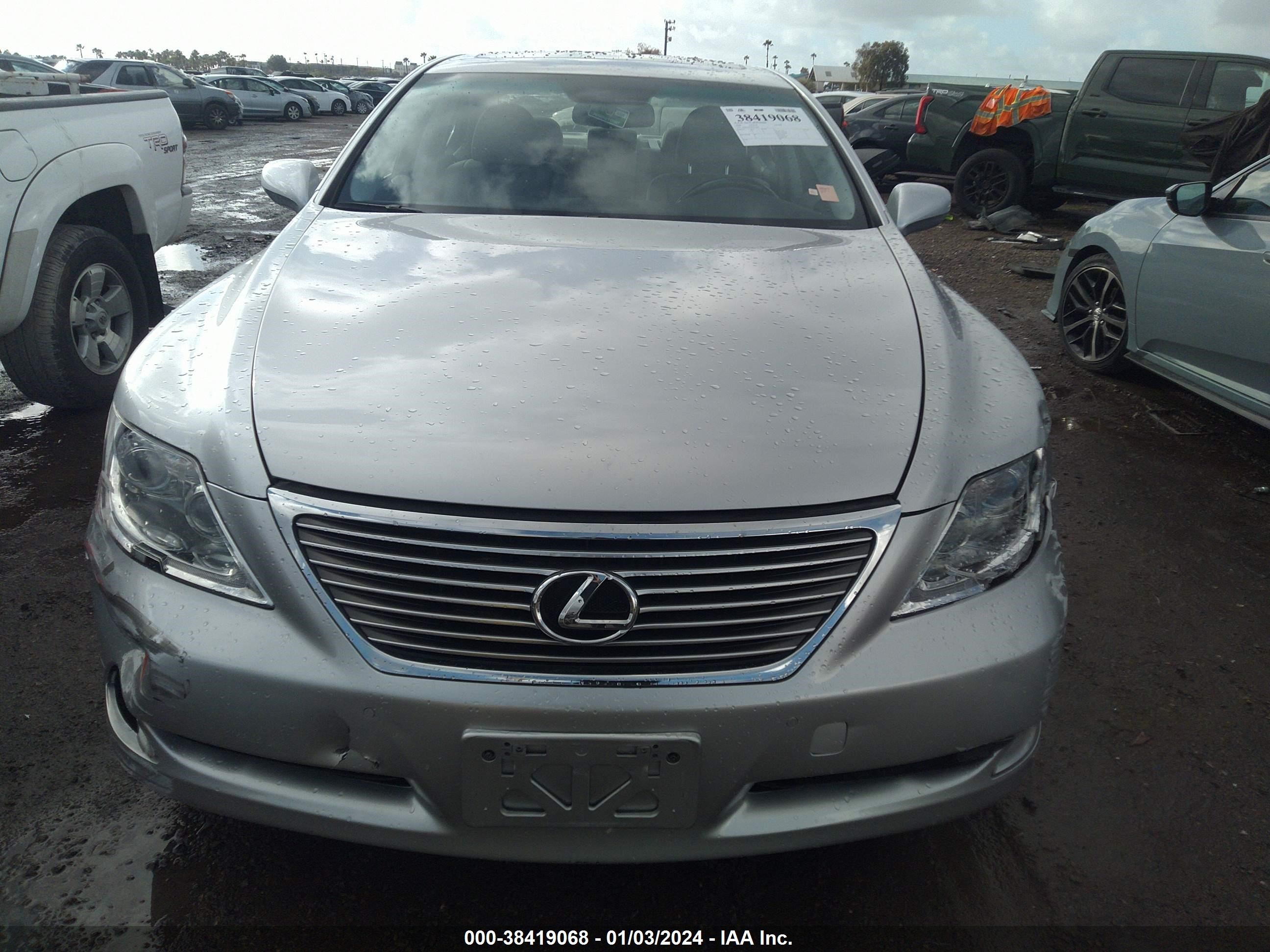 Photo 11 VIN: JTHBL46F685072305 - LEXUS LS 