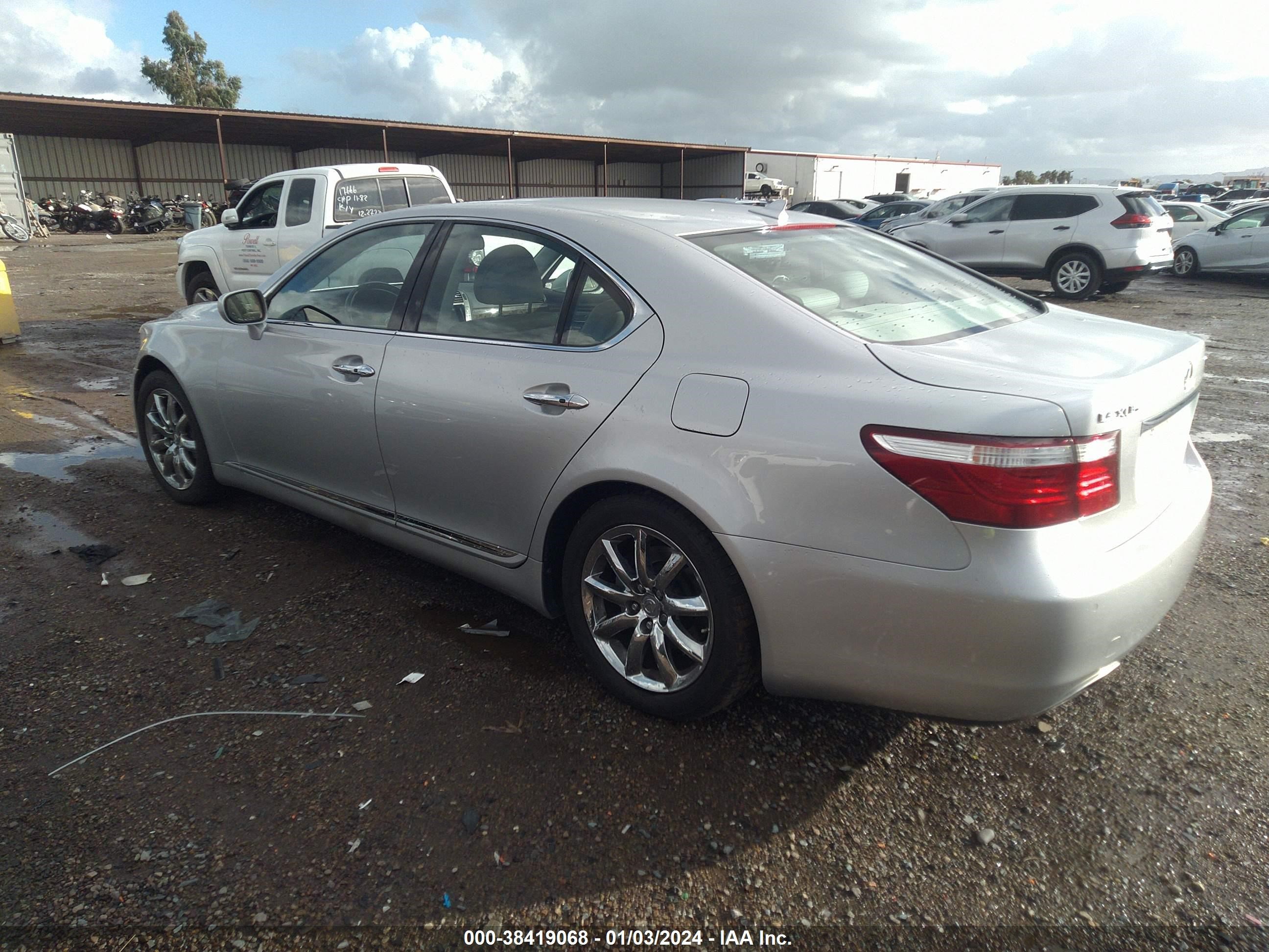 Photo 2 VIN: JTHBL46F685072305 - LEXUS LS 