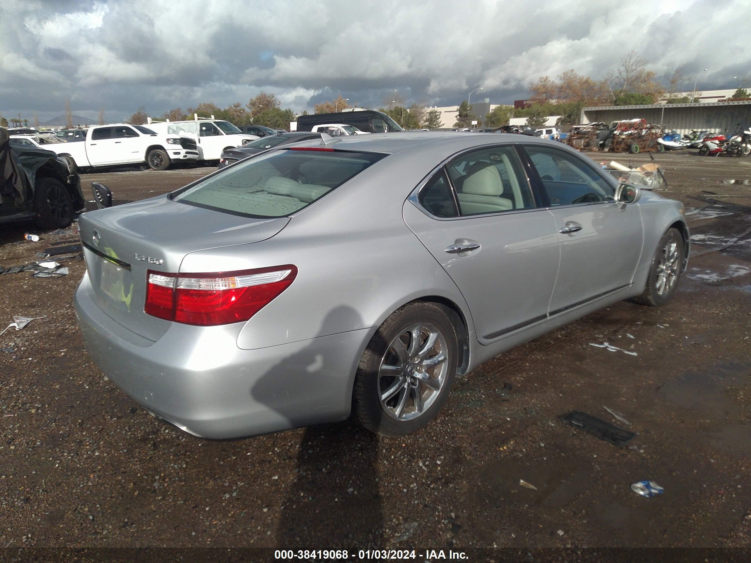 Photo 3 VIN: JTHBL46F685072305 - LEXUS LS 