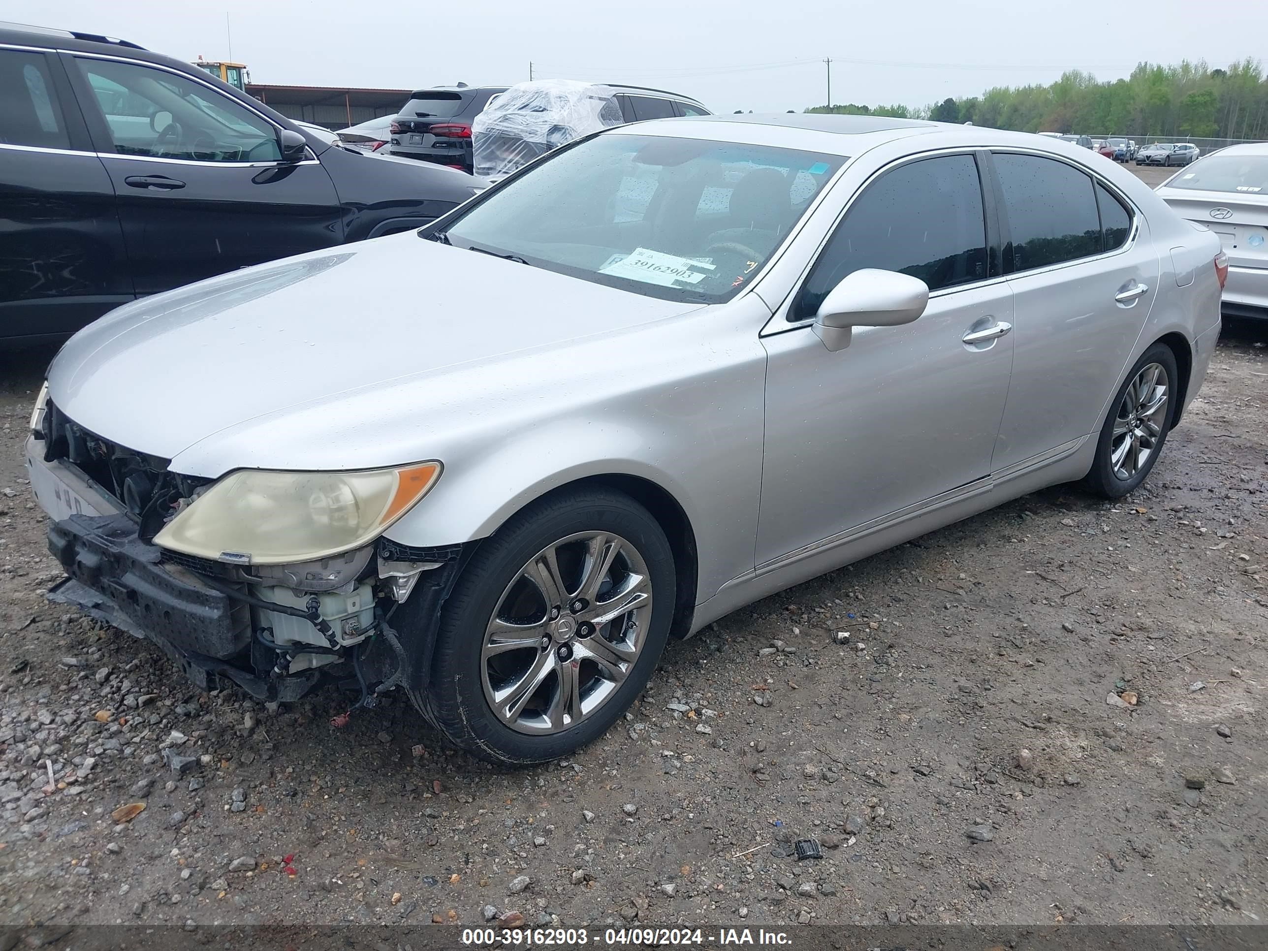 Photo 1 VIN: JTHBL46F685076113 - LEXUS LS 