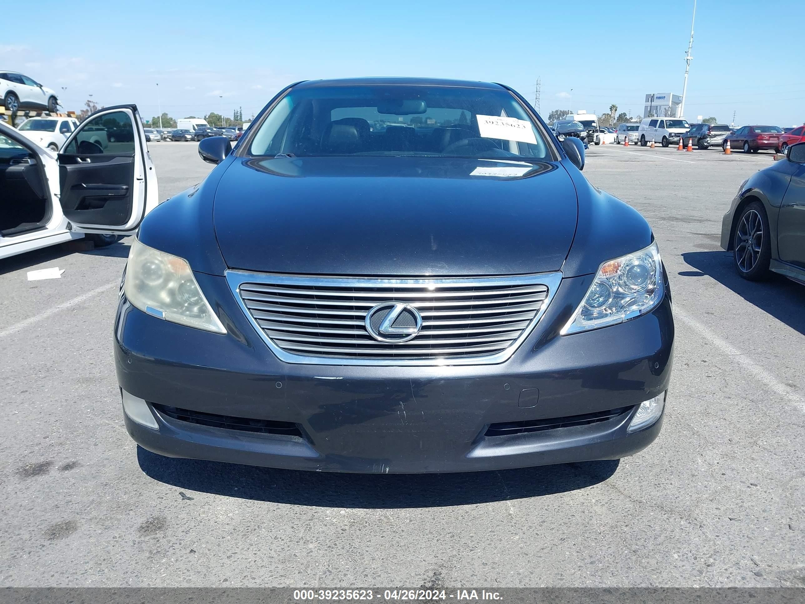 Photo 11 VIN: JTHBL46F685076564 - LEXUS LS 