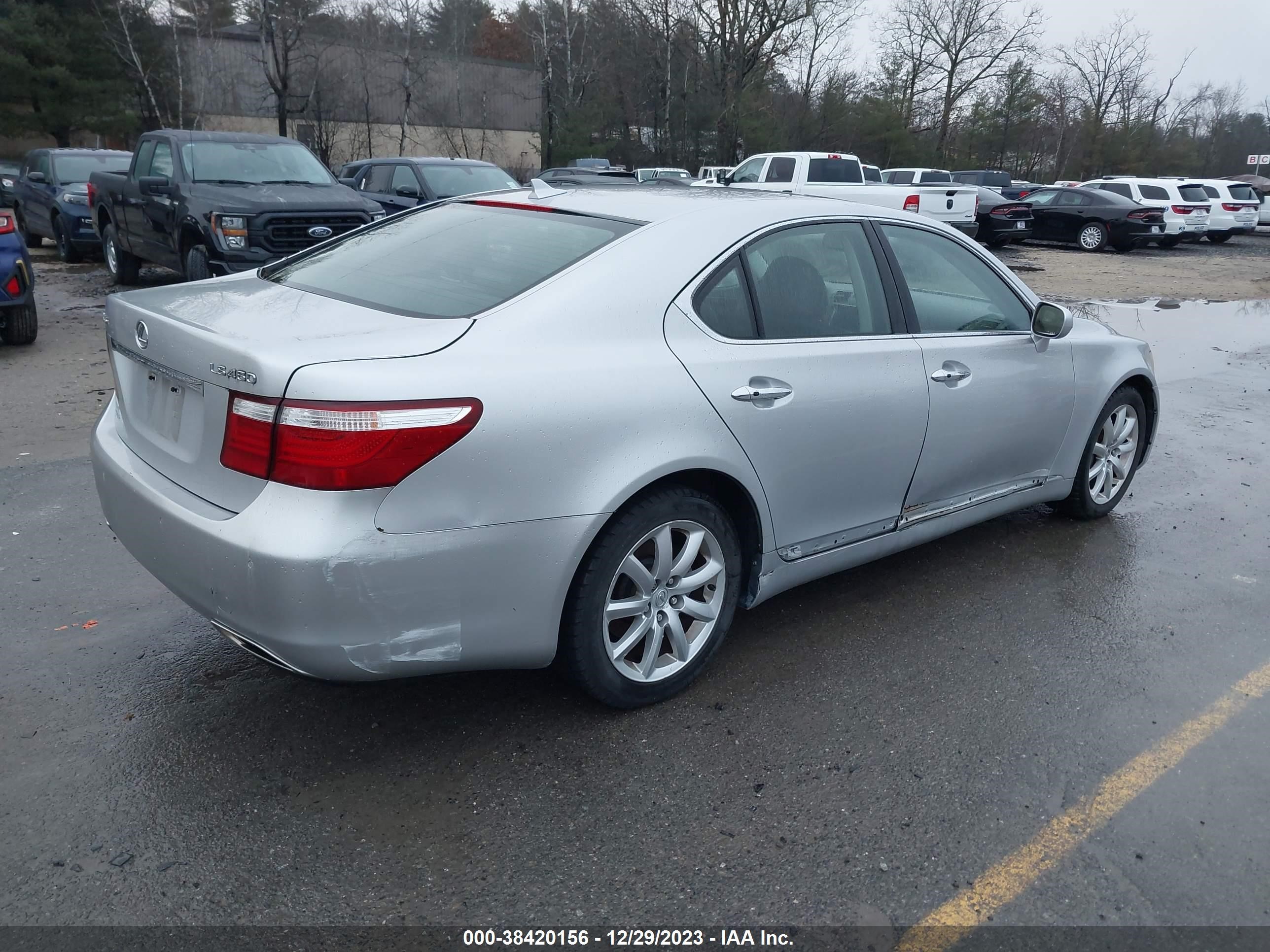 Photo 3 VIN: JTHBL46F785064424 - LEXUS LS 