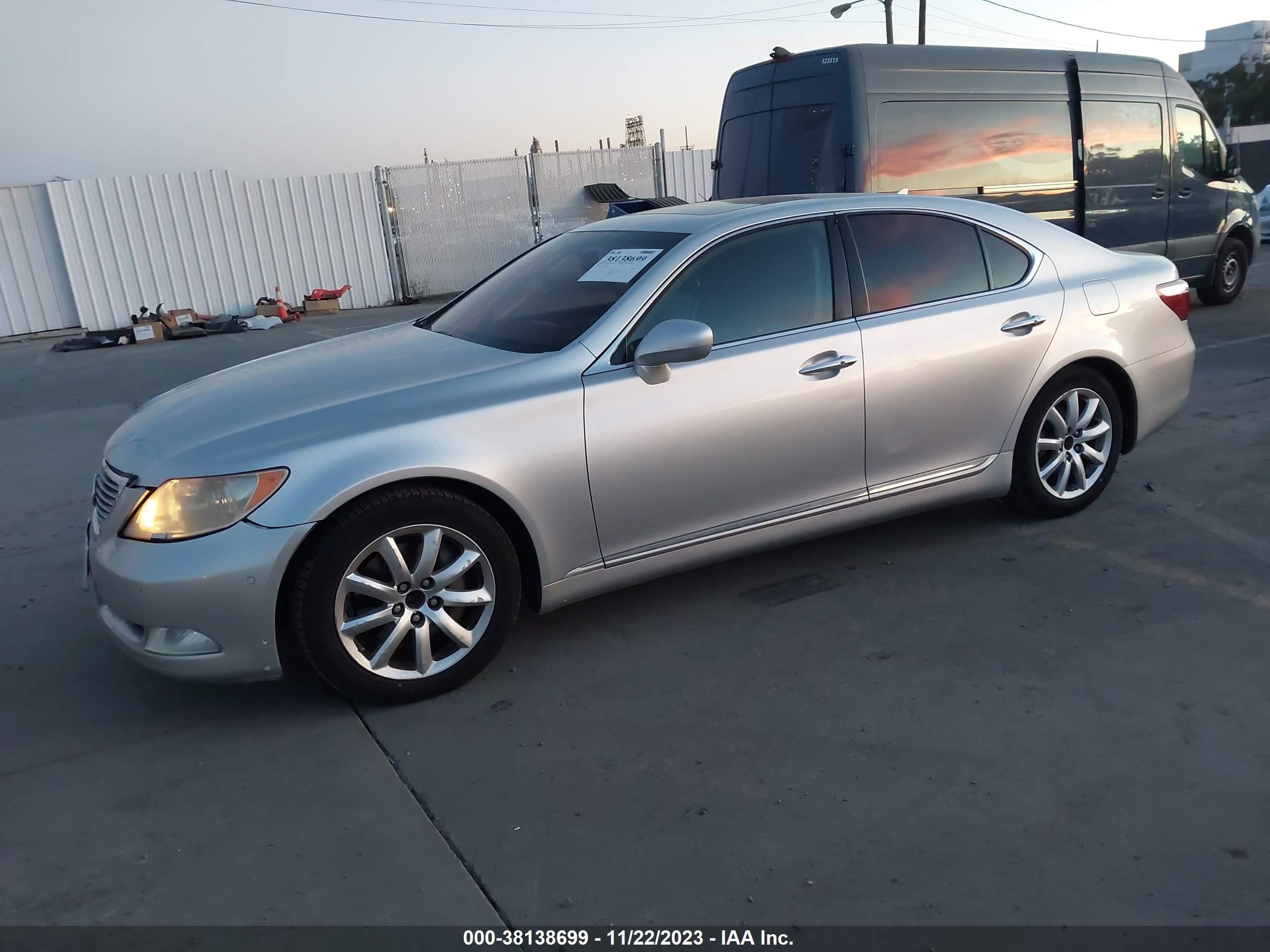 Photo 1 VIN: JTHBL46F785072894 - LEXUS LS 