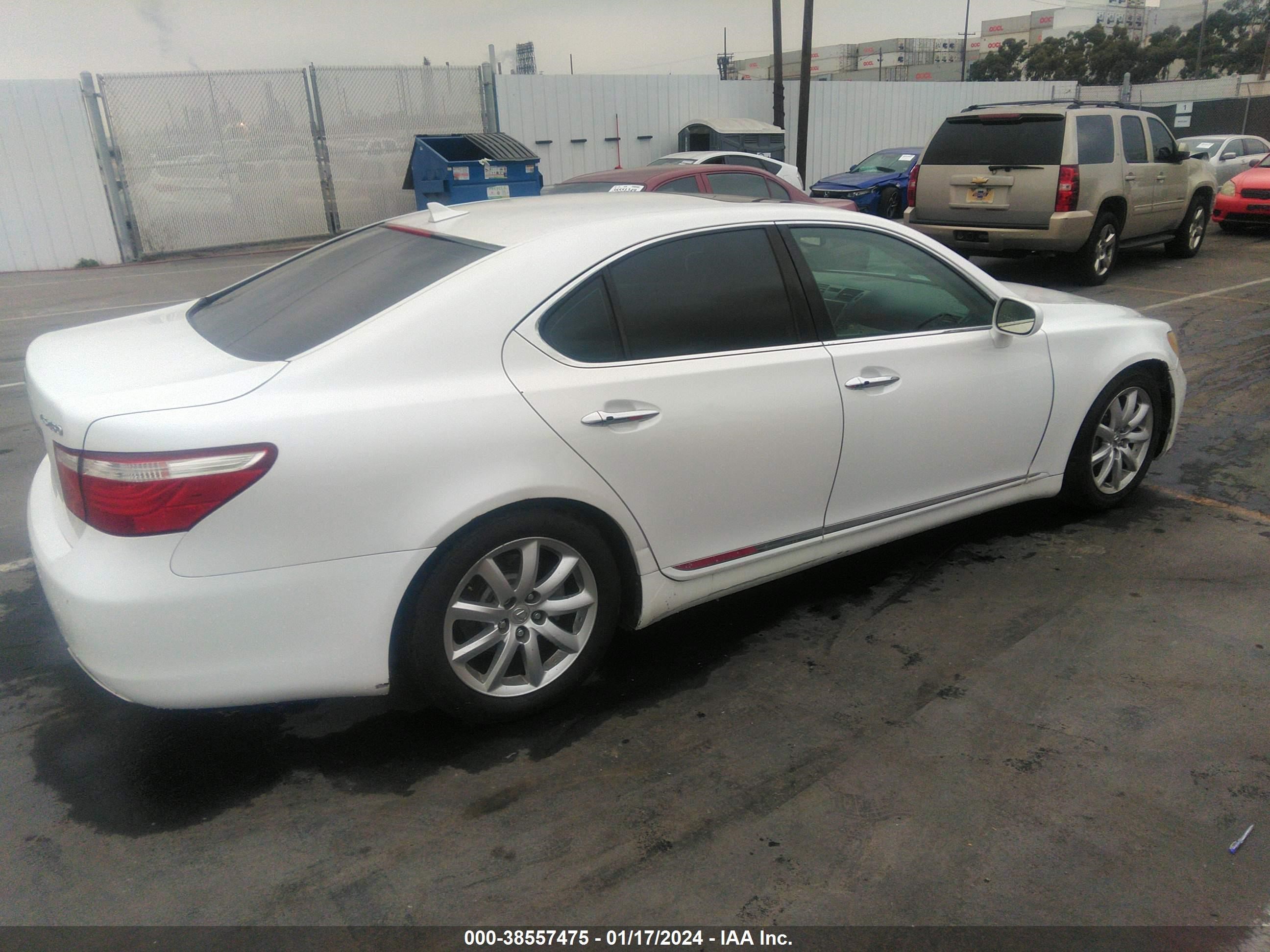 Photo 3 VIN: JTHBL46F875002920 - LEXUS LS 