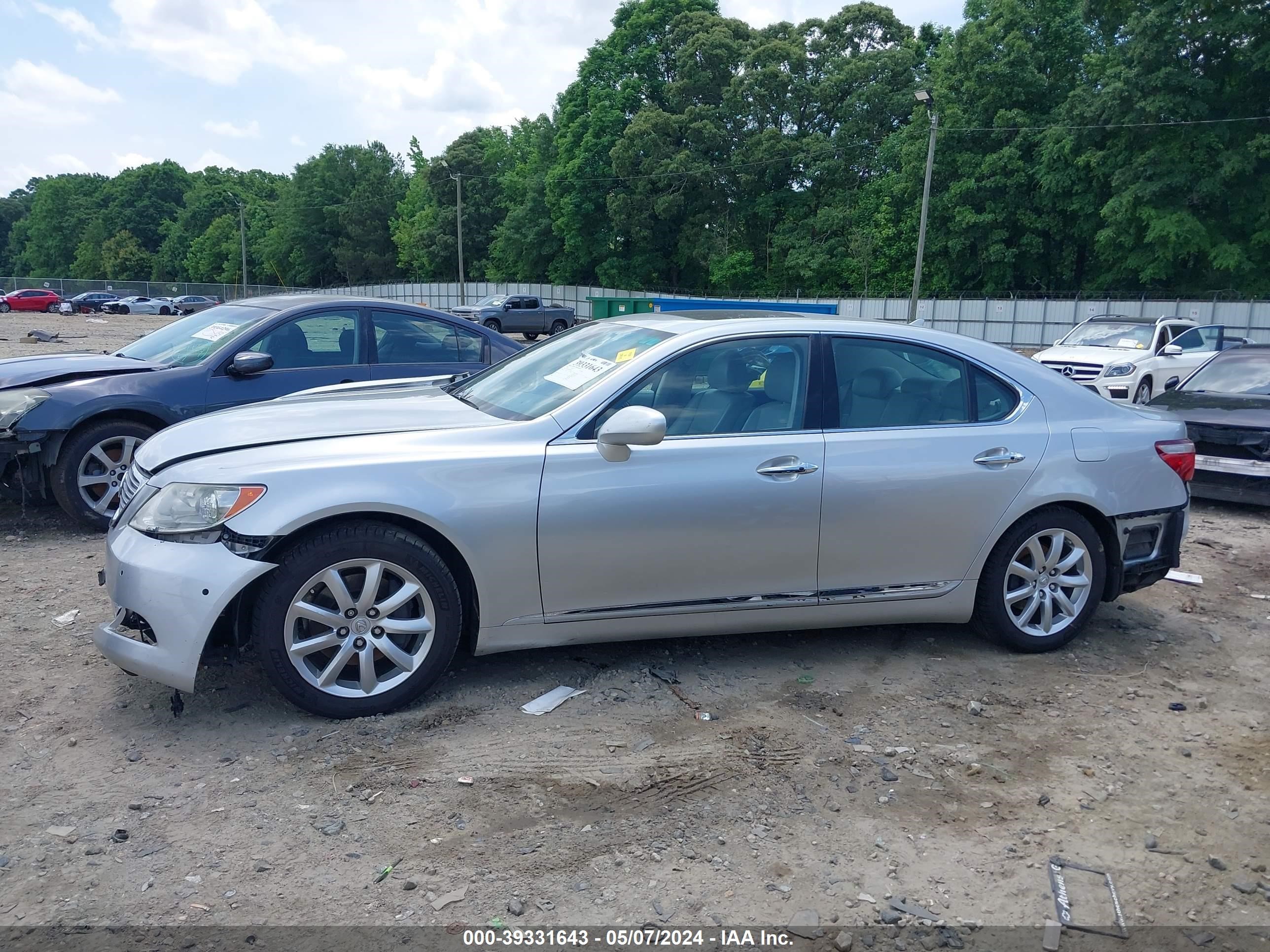 Photo 14 VIN: JTHBL46F895090449 - LEXUS LS 