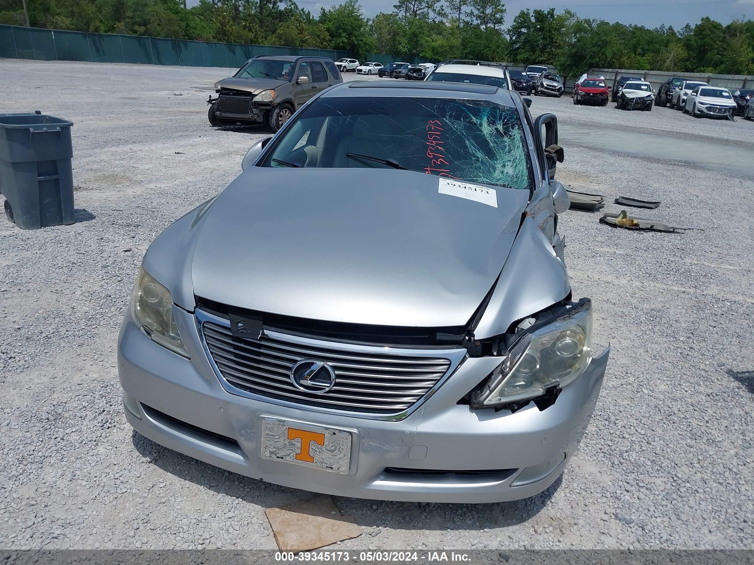 Photo 12 VIN: JTHBL46F975030158 - LEXUS LS 