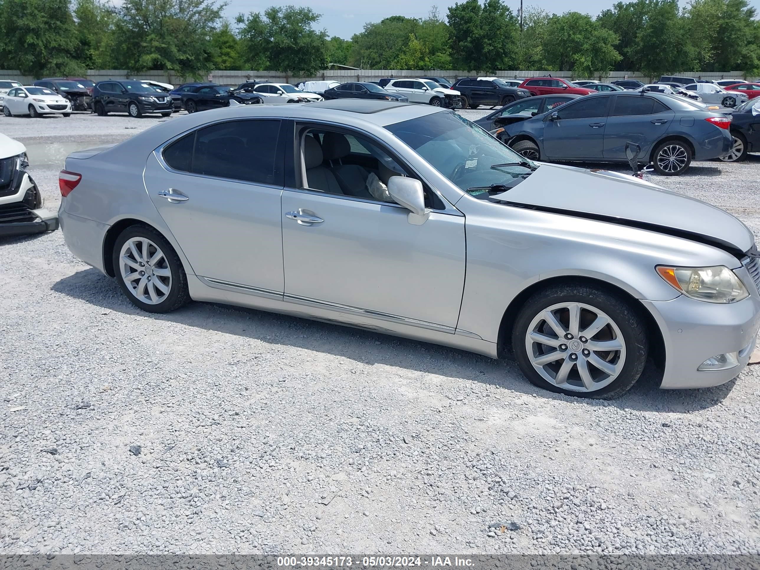 Photo 13 VIN: JTHBL46F975030158 - LEXUS LS 