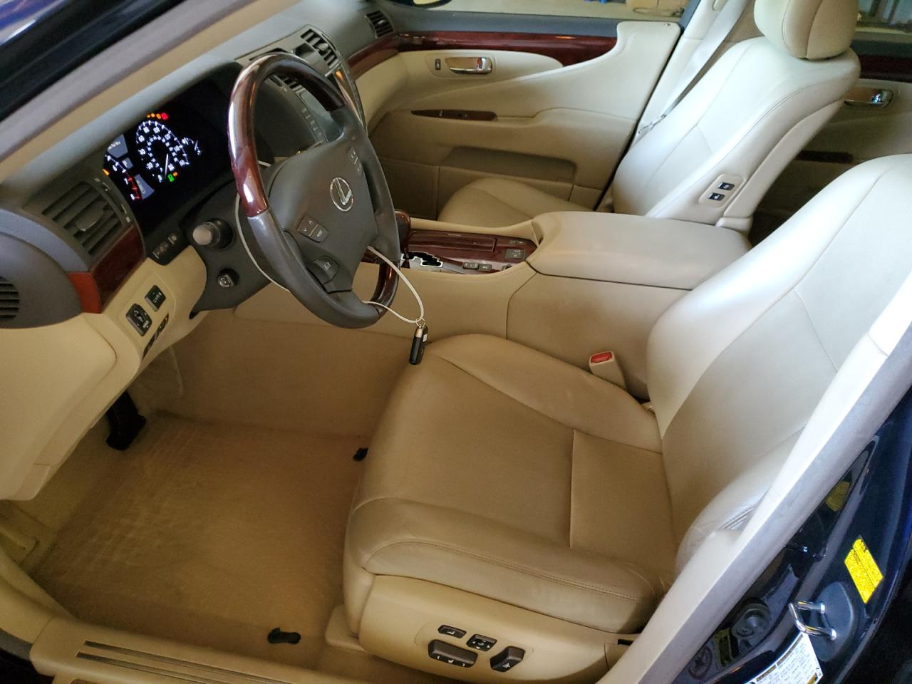 Photo 6 VIN: JTHBL46F985057250 - LEXUS LS 