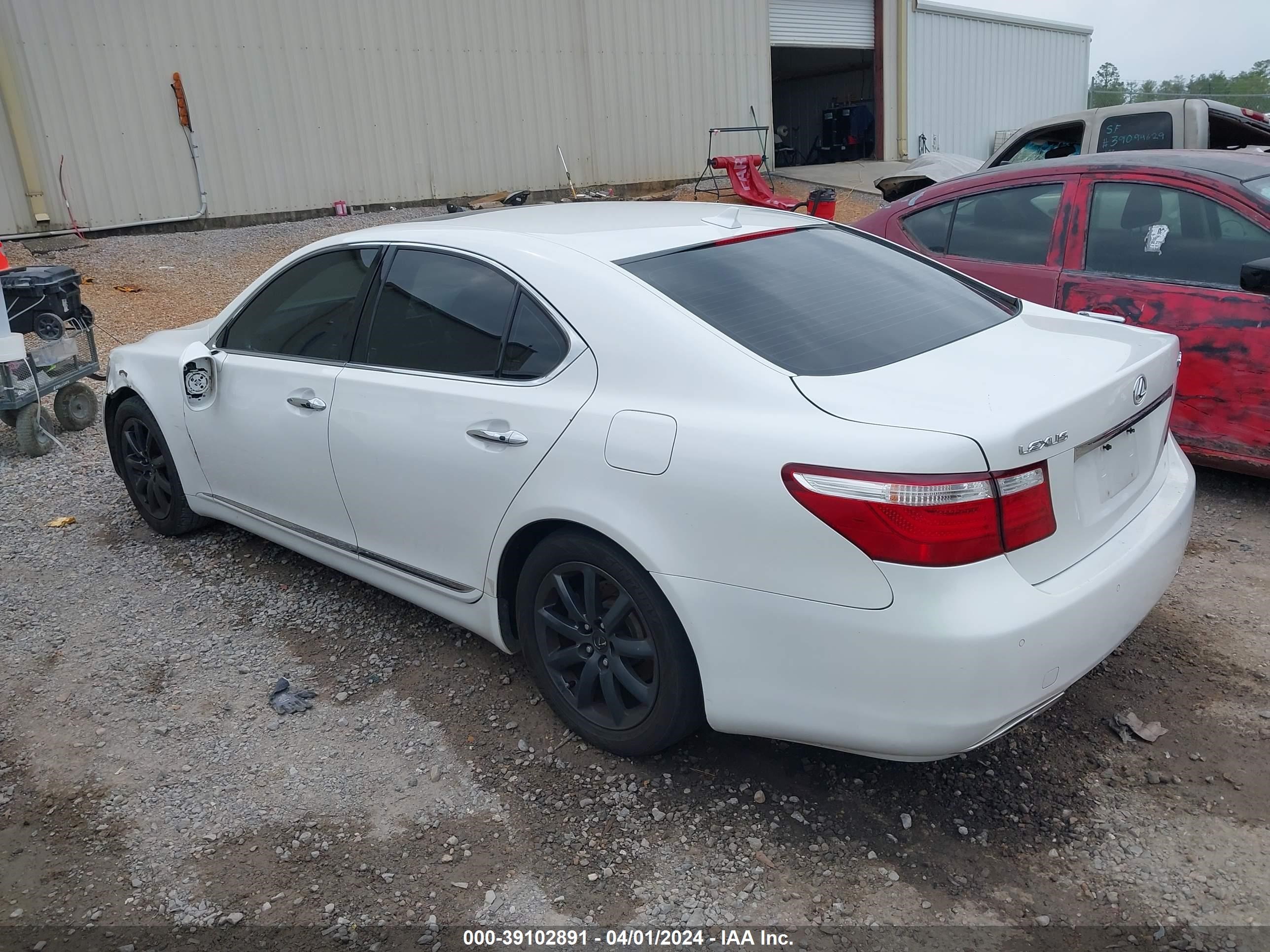 Photo 2 VIN: JTHBL46F985079717 - LEXUS LS 