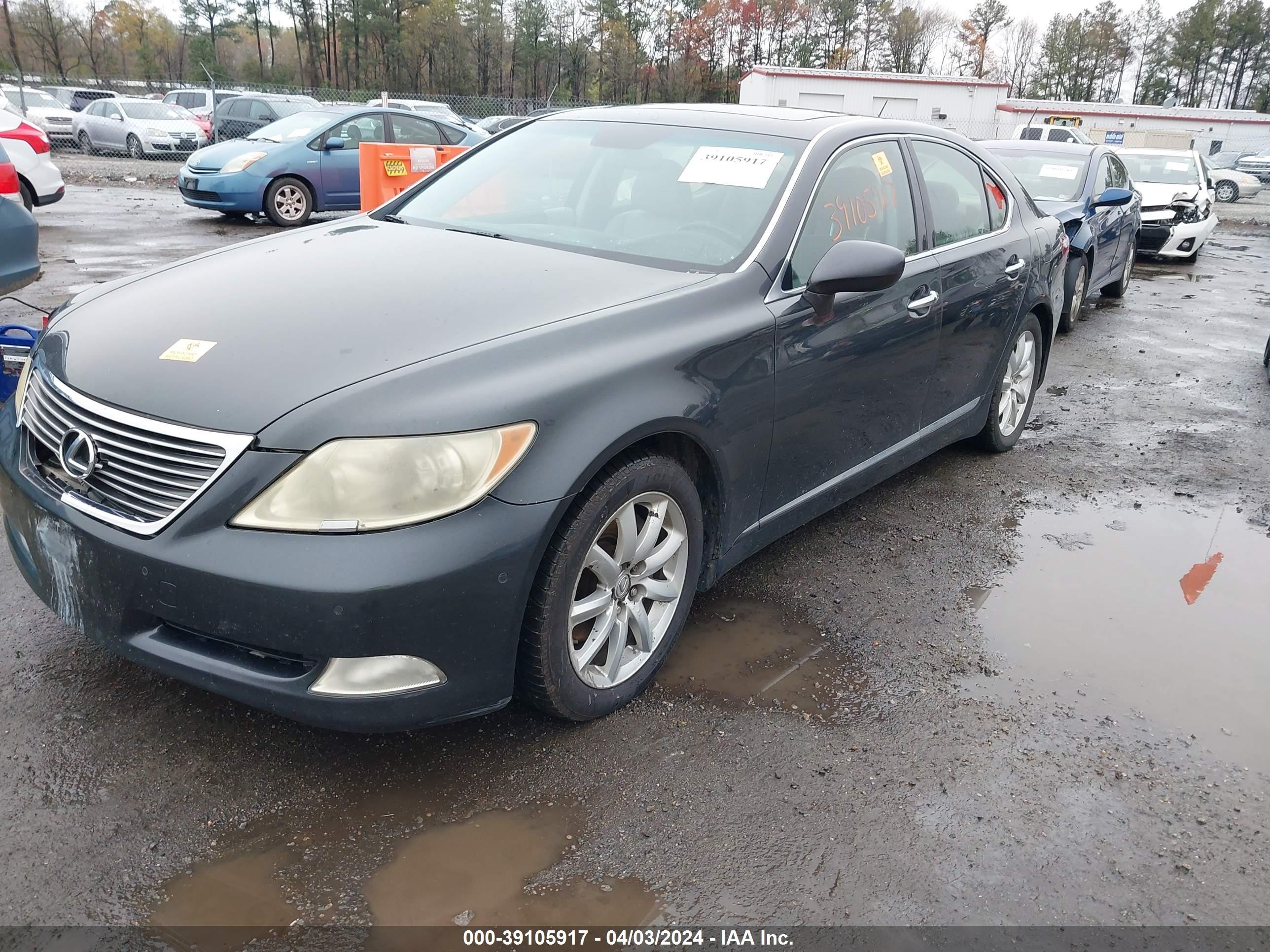 Photo 1 VIN: JTHBL46F985083945 - LEXUS LS 