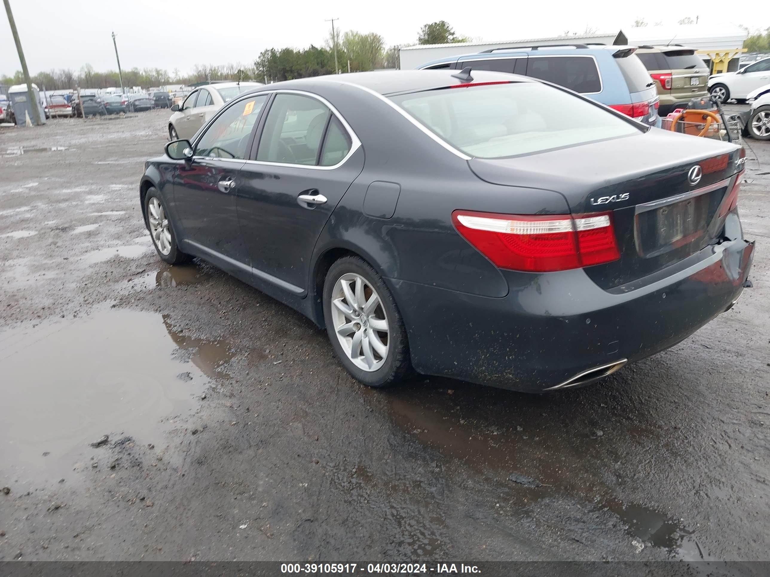 Photo 2 VIN: JTHBL46F985083945 - LEXUS LS 