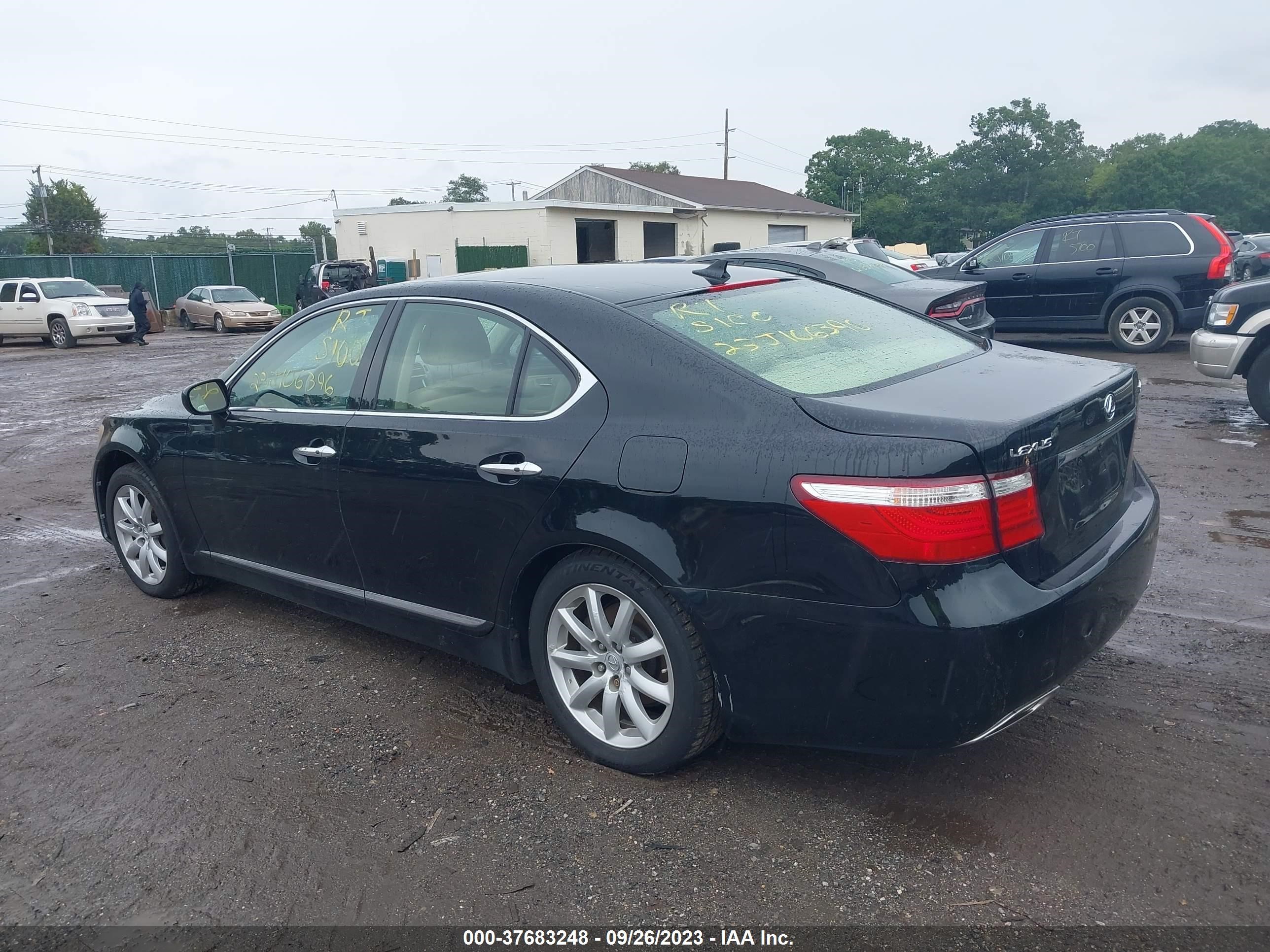 Photo 2 VIN: JTHBL46FX85059279 - LEXUS LS 