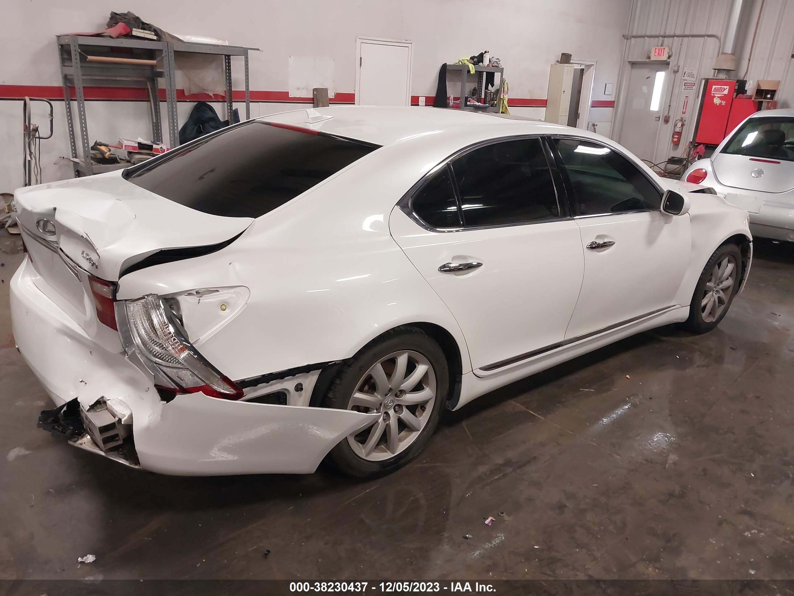 Photo 3 VIN: JTHBL46FX85080746 - LEXUS LS 