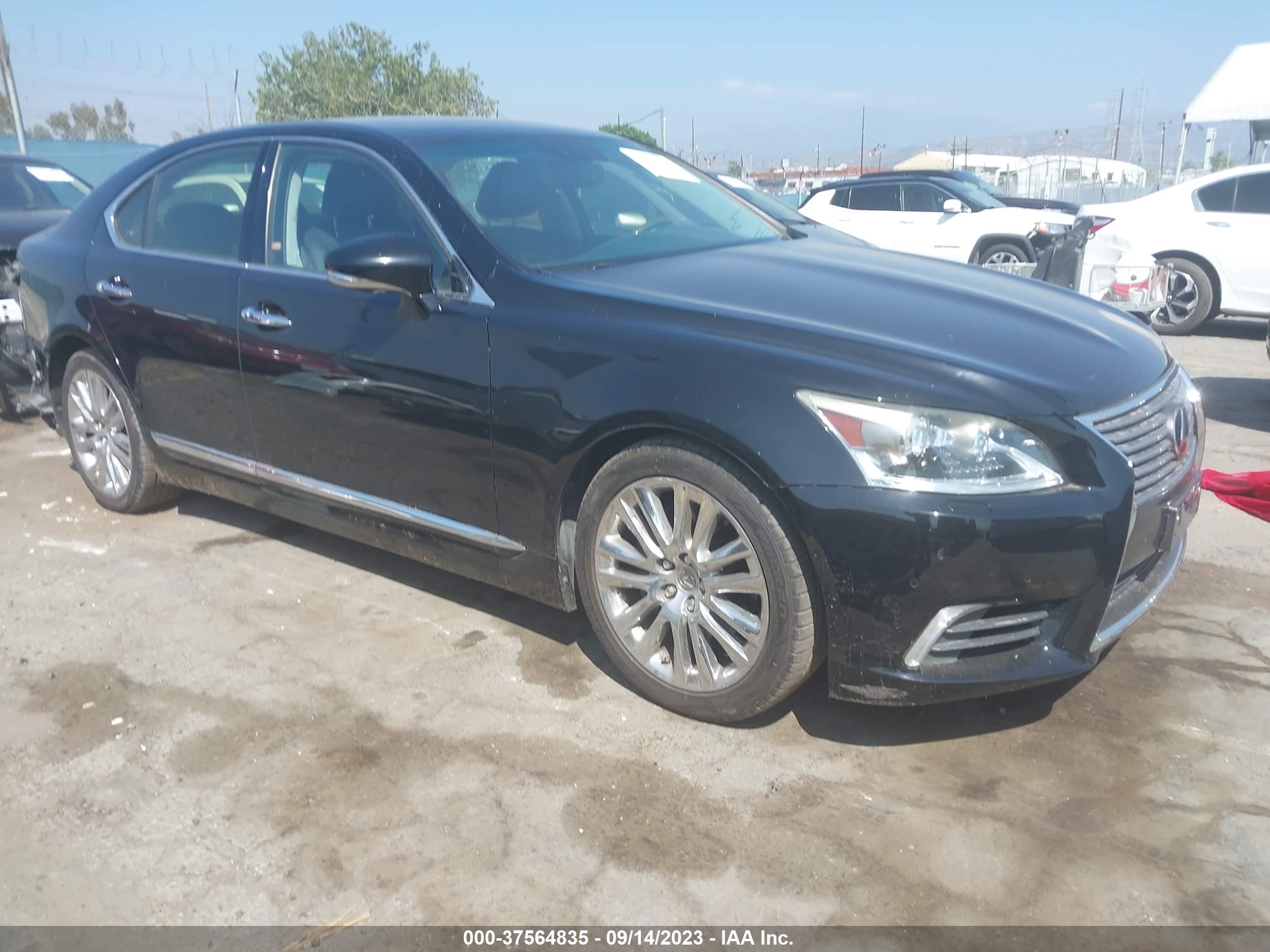 Photo 13 VIN: JTHBL5EF1E5132834 - LEXUS LS 