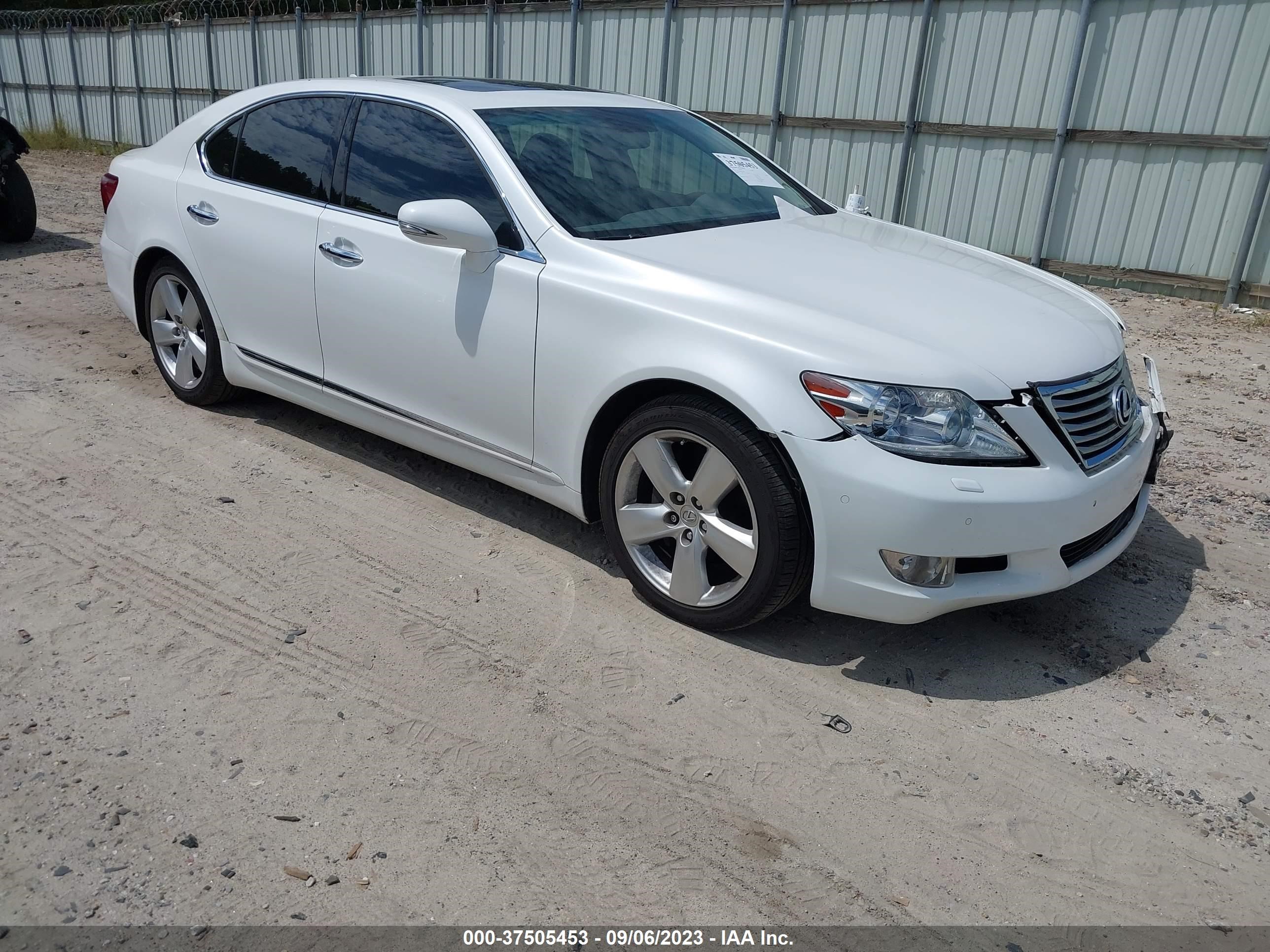 Photo 0 VIN: JTHBL5EF3B5103864 - LEXUS LS 