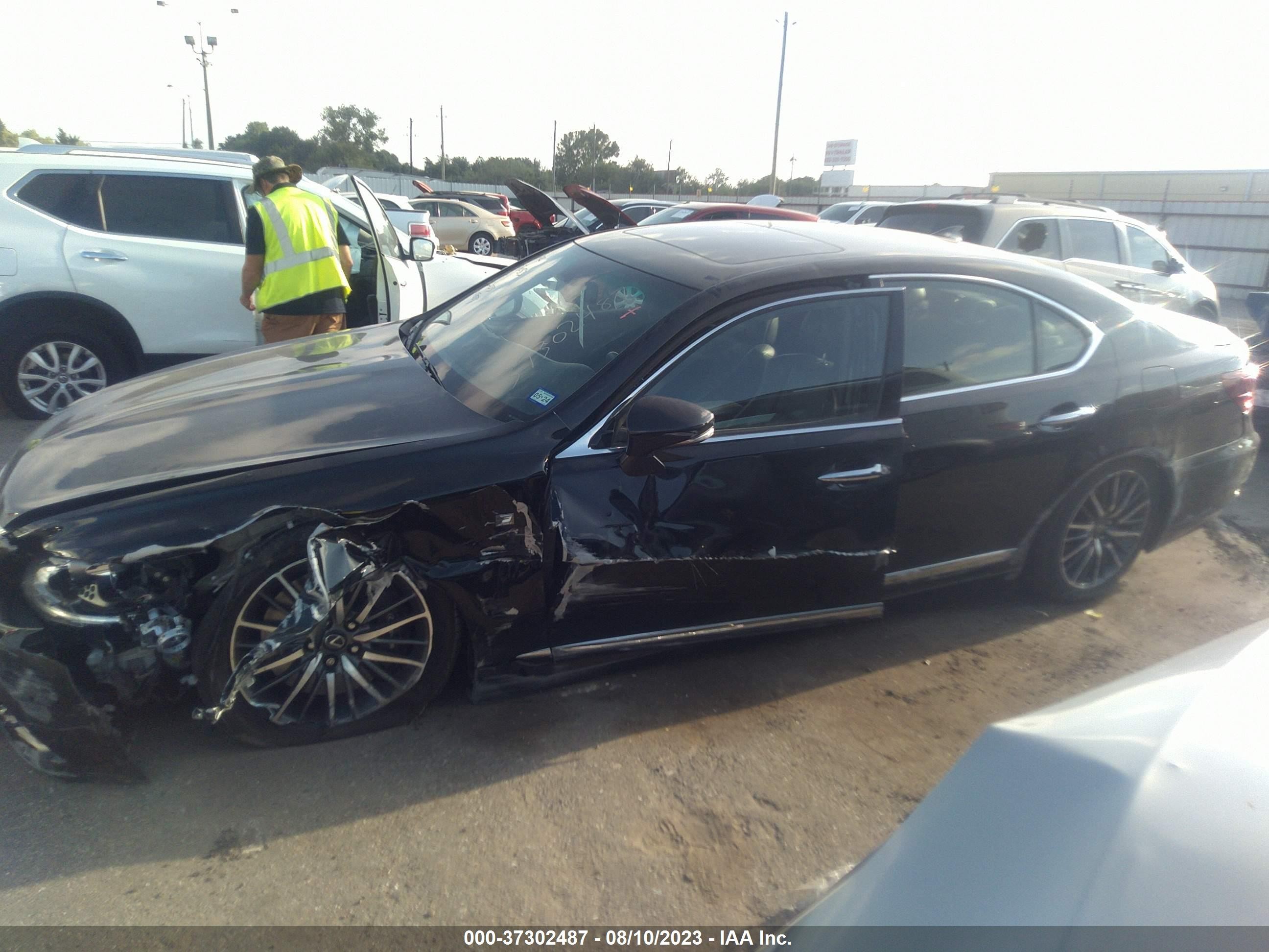 Photo 12 VIN: JTHBL5EF3F5134859 - LEXUS LS 460 