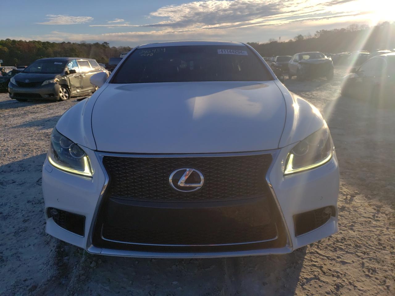 Photo 4 VIN: JTHBL5EF4E5127448 - LEXUS LS 