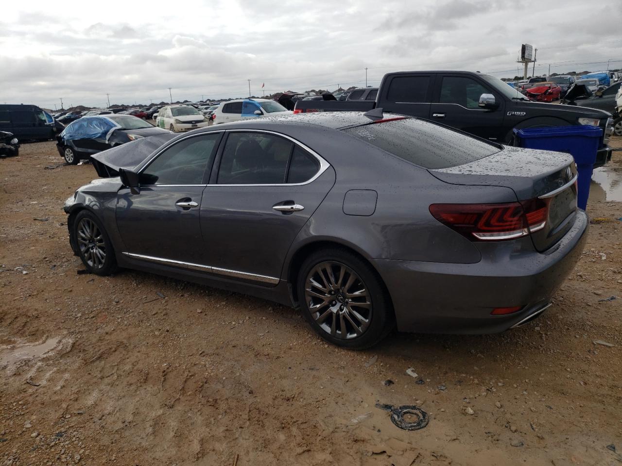 Photo 1 VIN: JTHBL5EF4F5137785 - LEXUS LS 