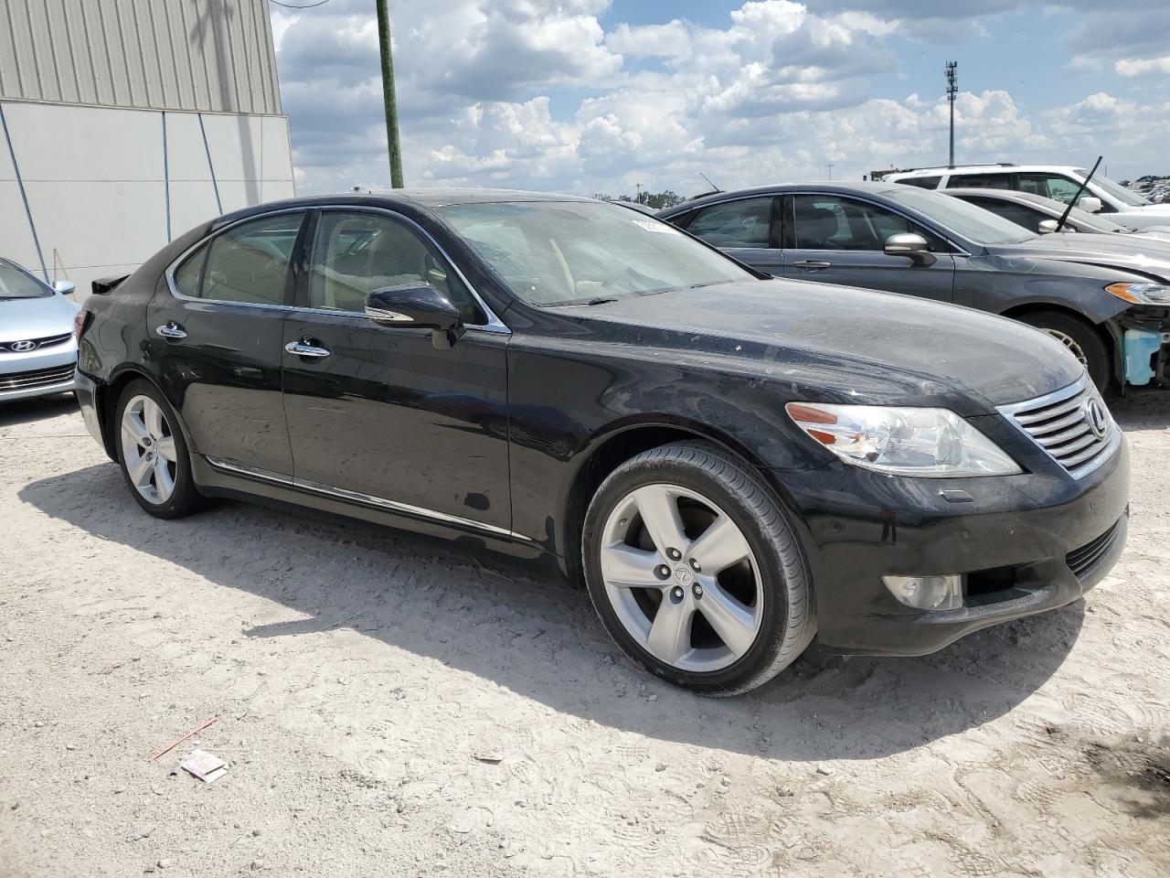 Photo 3 VIN: JTHBL5EF5C5111269 - LEXUS LS 