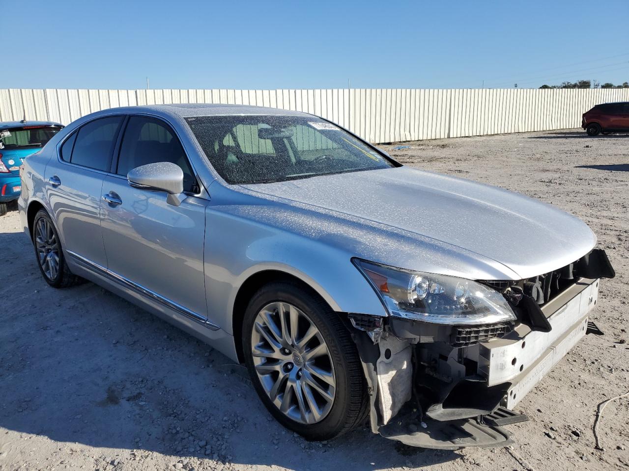 Photo 3 VIN: JTHBL5EF6D5121701 - LEXUS LS 