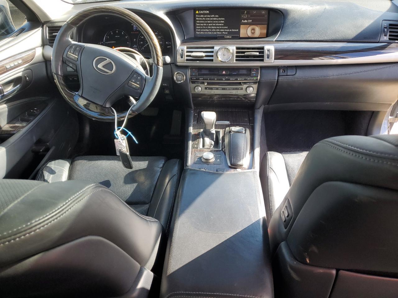 Photo 7 VIN: JTHBL5EF7F5134377 - LEXUS LS 