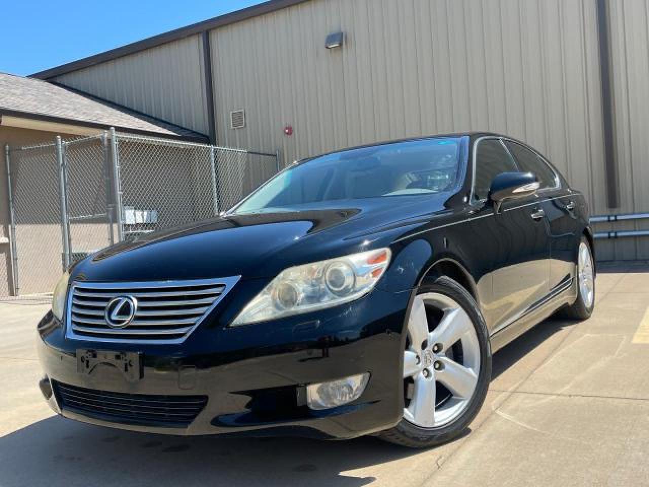 Photo 1 VIN: JTHBL5EF9C5109119 - LEXUS LS 