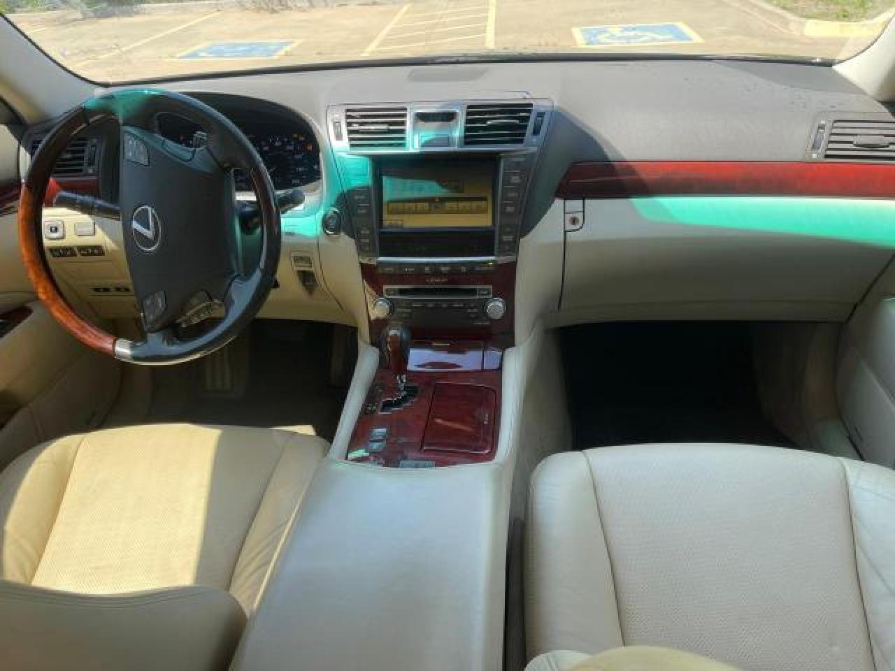 Photo 8 VIN: JTHBL5EF9C5109119 - LEXUS LS 