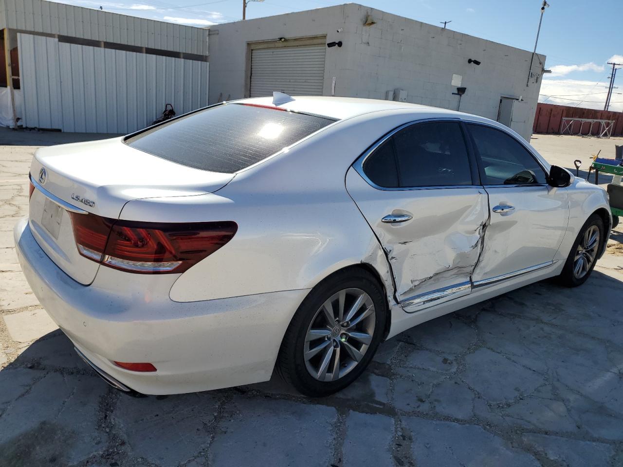 Photo 2 VIN: JTHBL5EF9G5142269 - LEXUS LS 