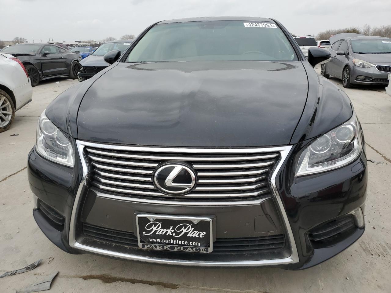 Photo 4 VIN: JTHBL5EFXF5135734 - LEXUS LS 