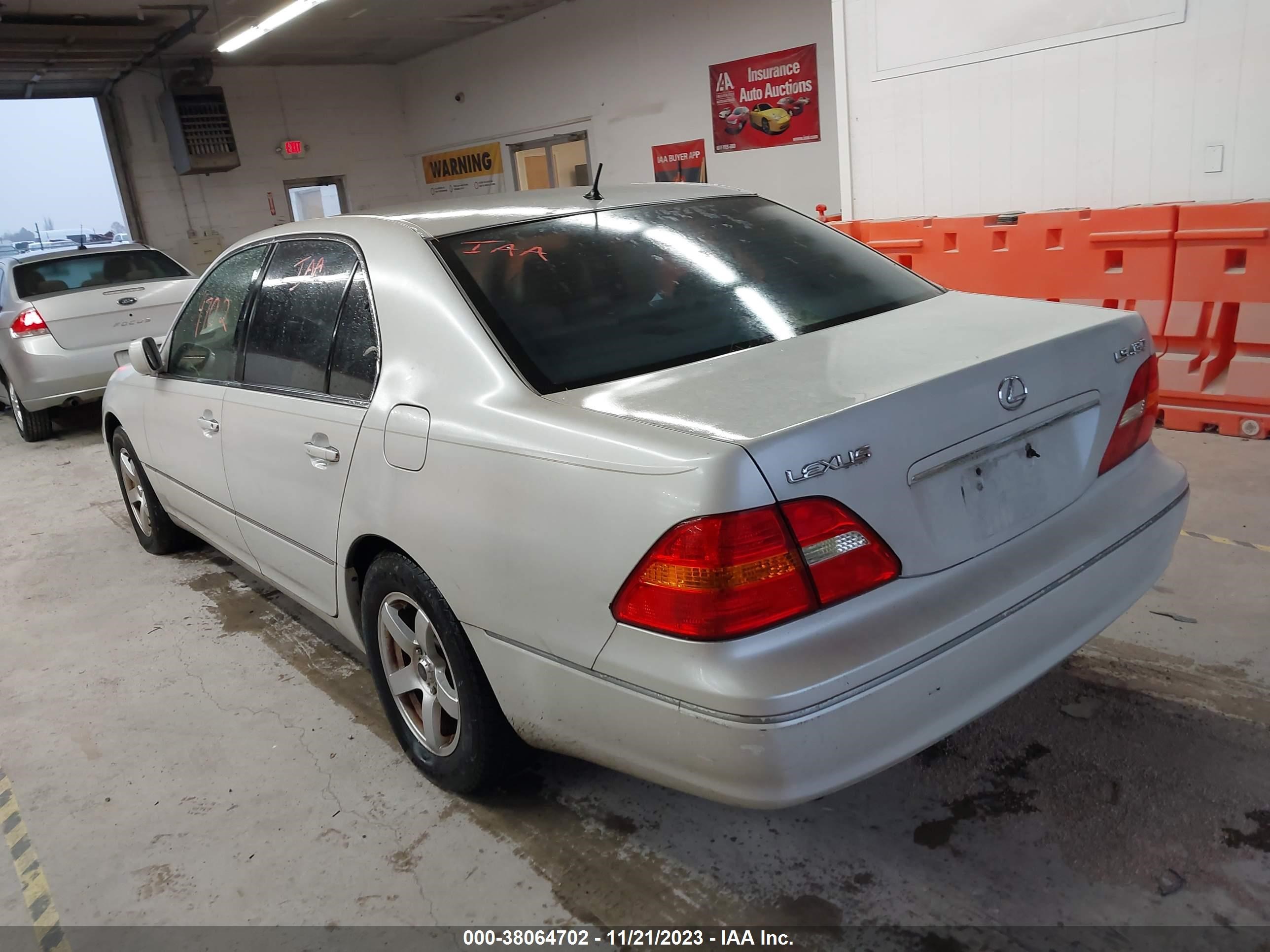 Photo 2 VIN: JTHBN30F020054660 - LEXUS LS 