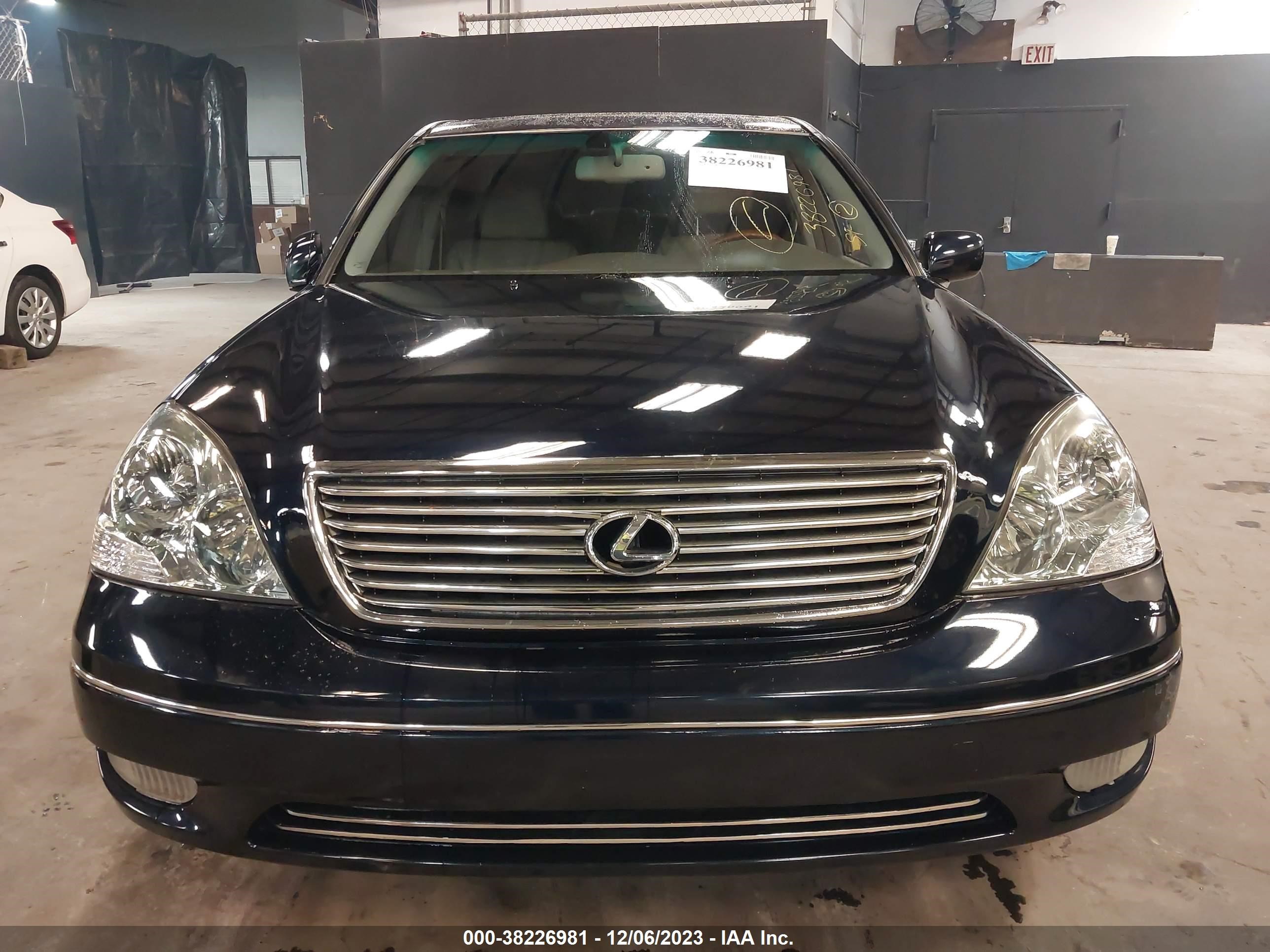 Photo 11 VIN: JTHBN30F120052416 - LEXUS LS 