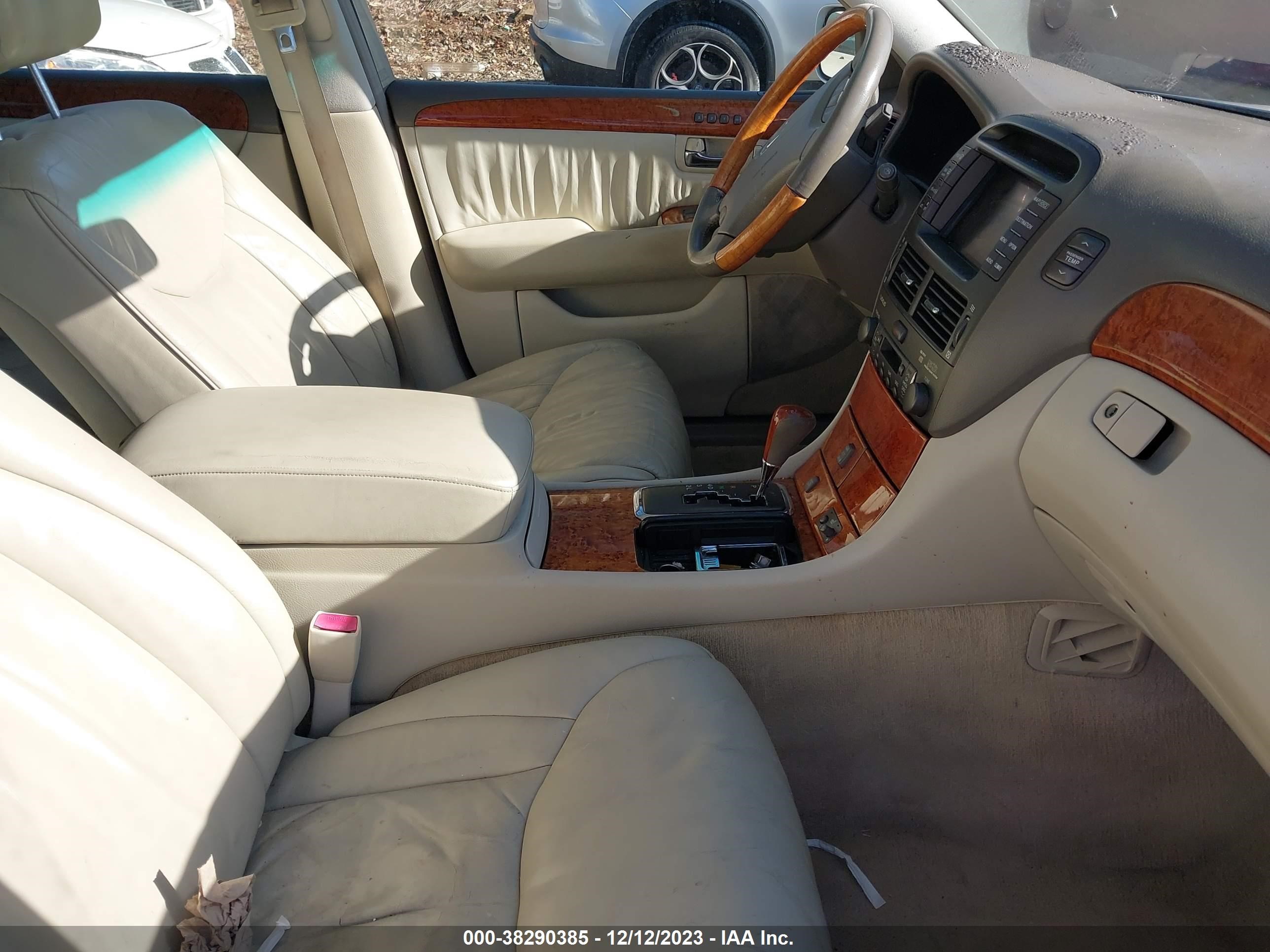 Photo 4 VIN: JTHBN30F220080113 - LEXUS LS 